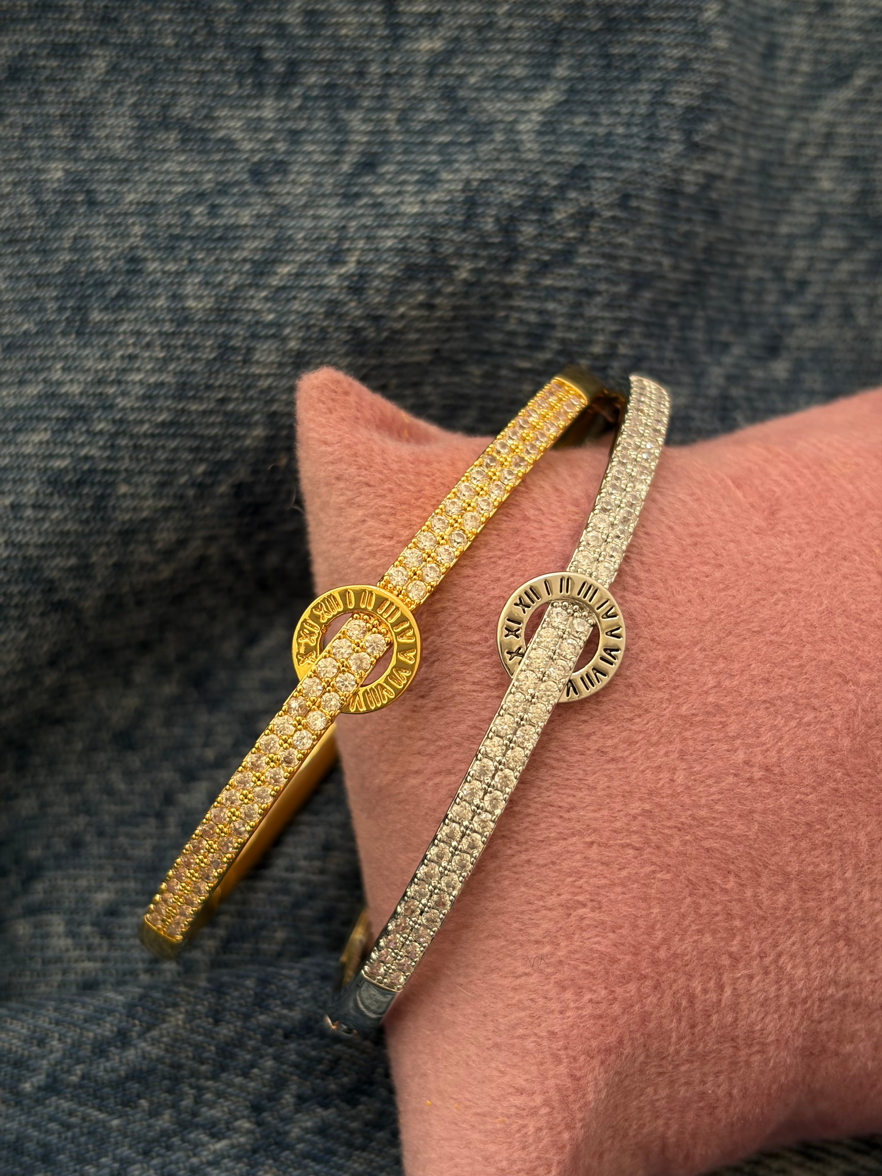 Roman bracelet