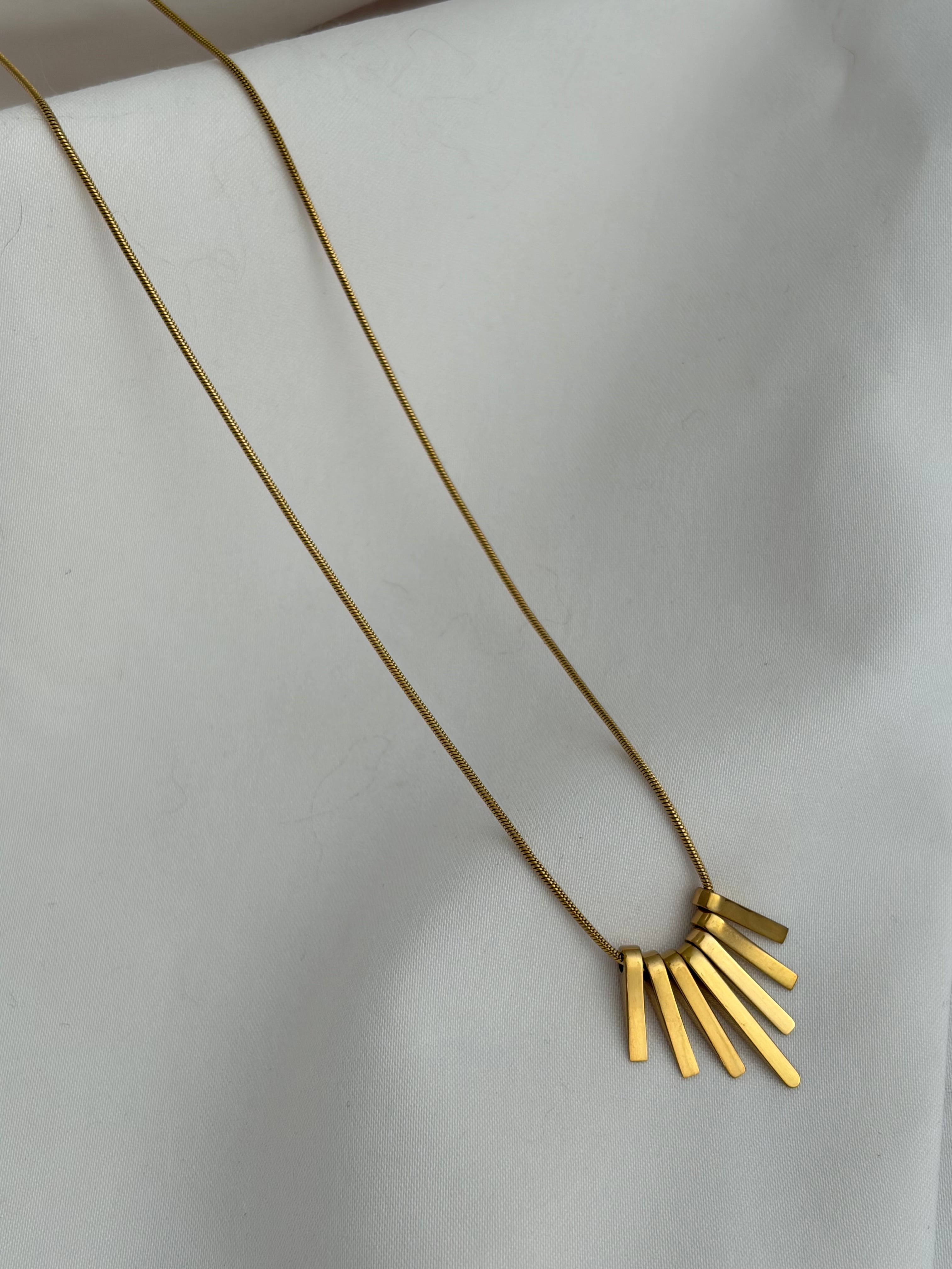 Spike necklace