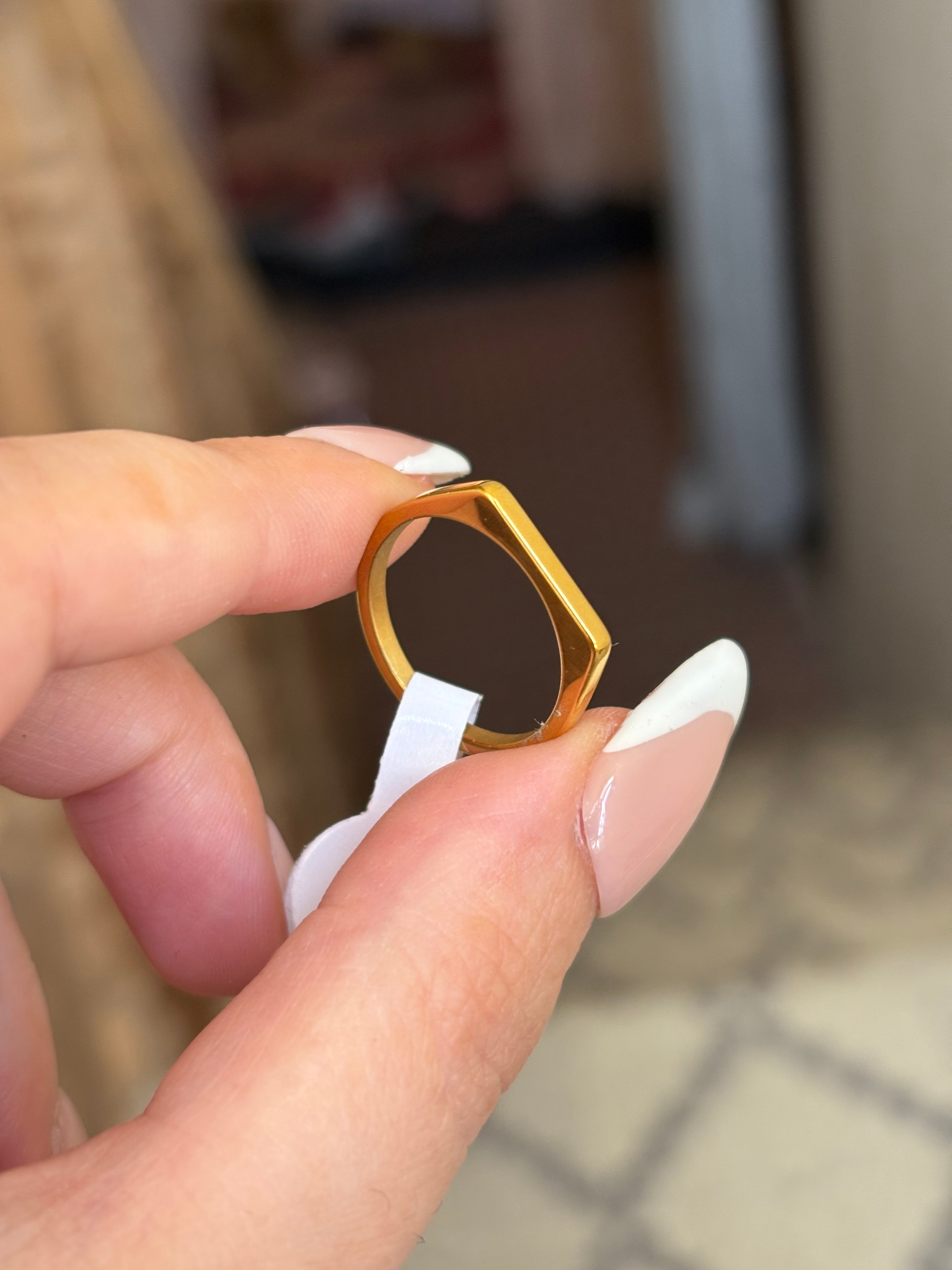 Sleek ring