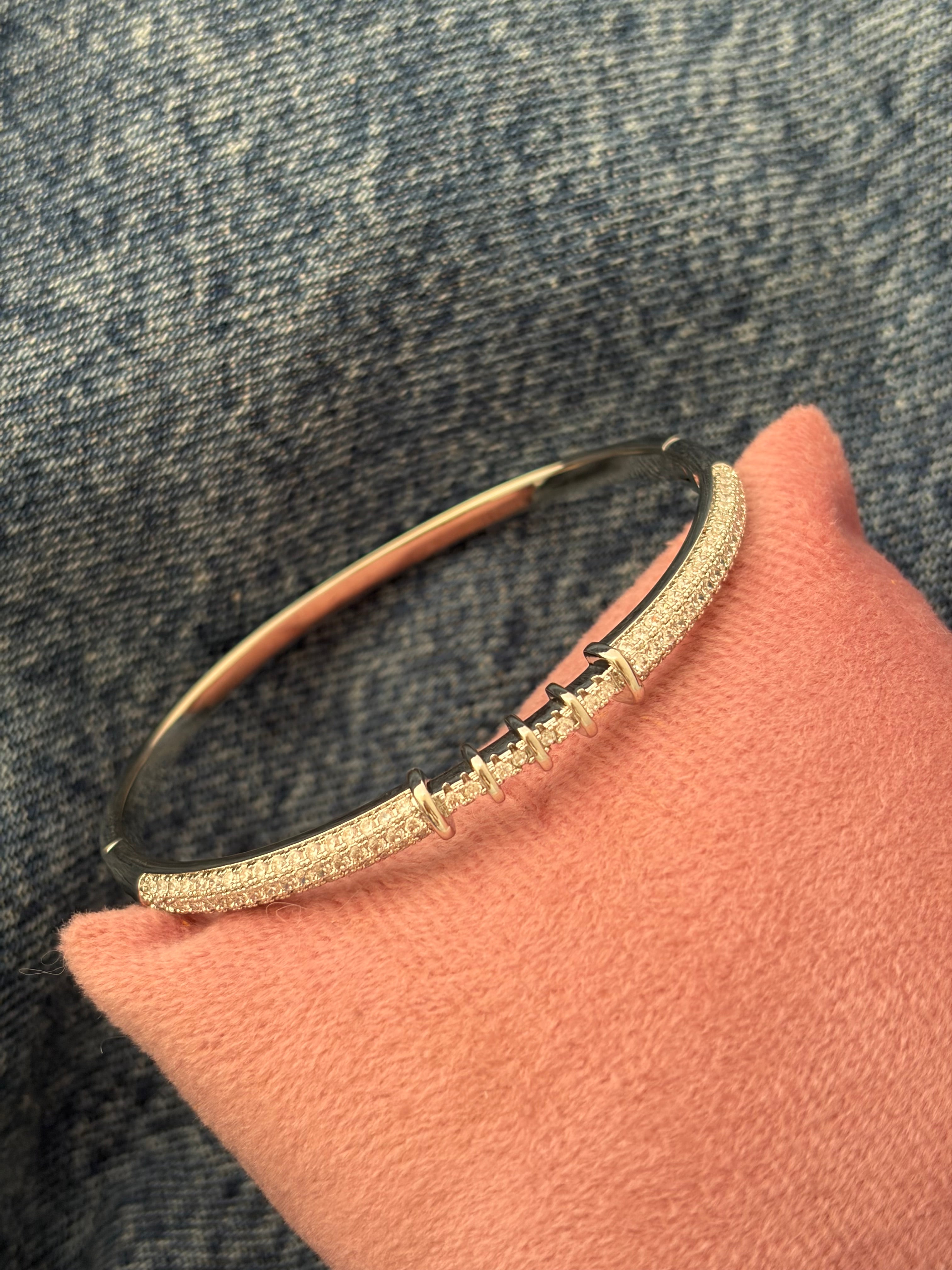 Frage bracelet