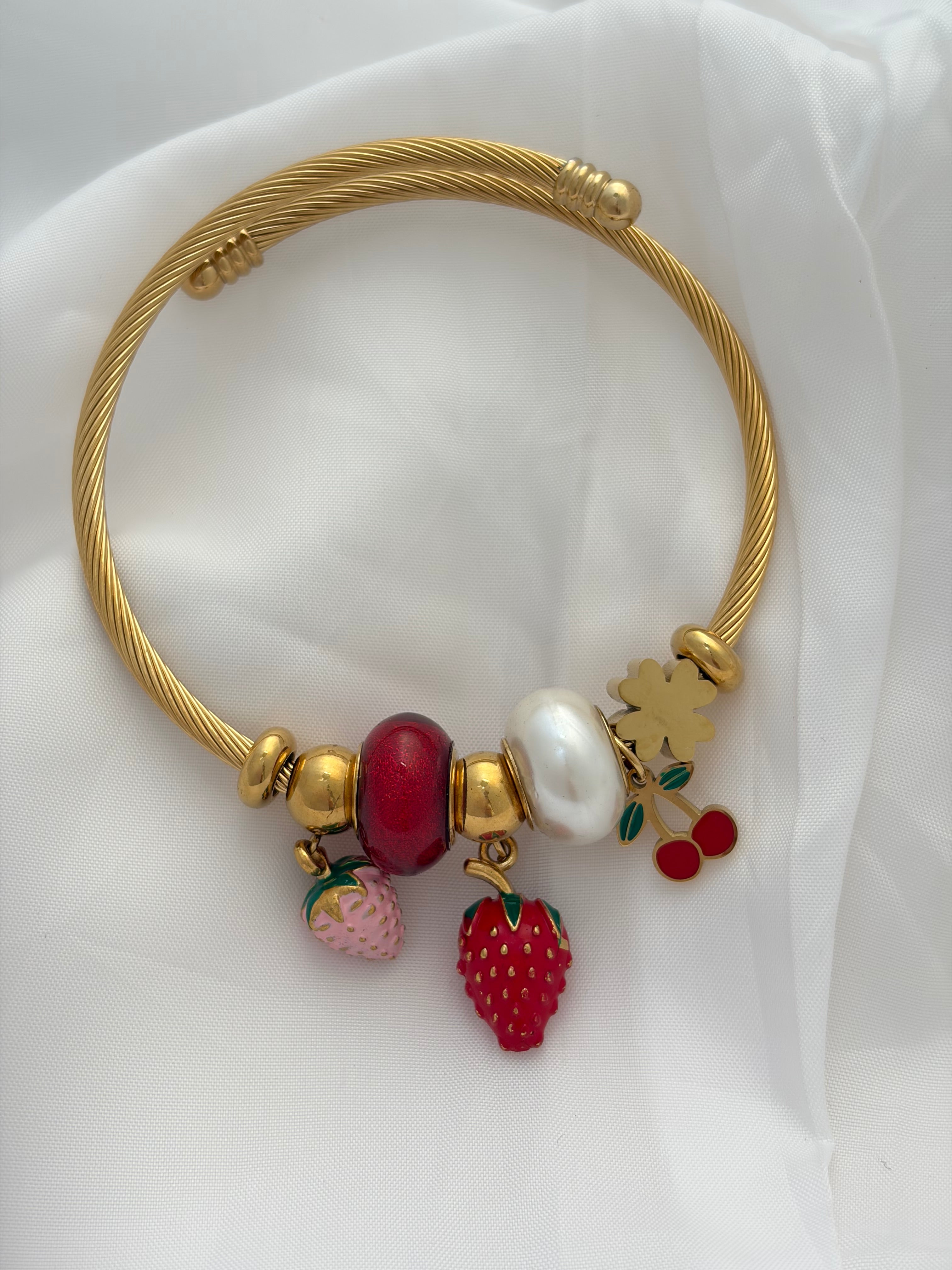 Pink pearl bracelet