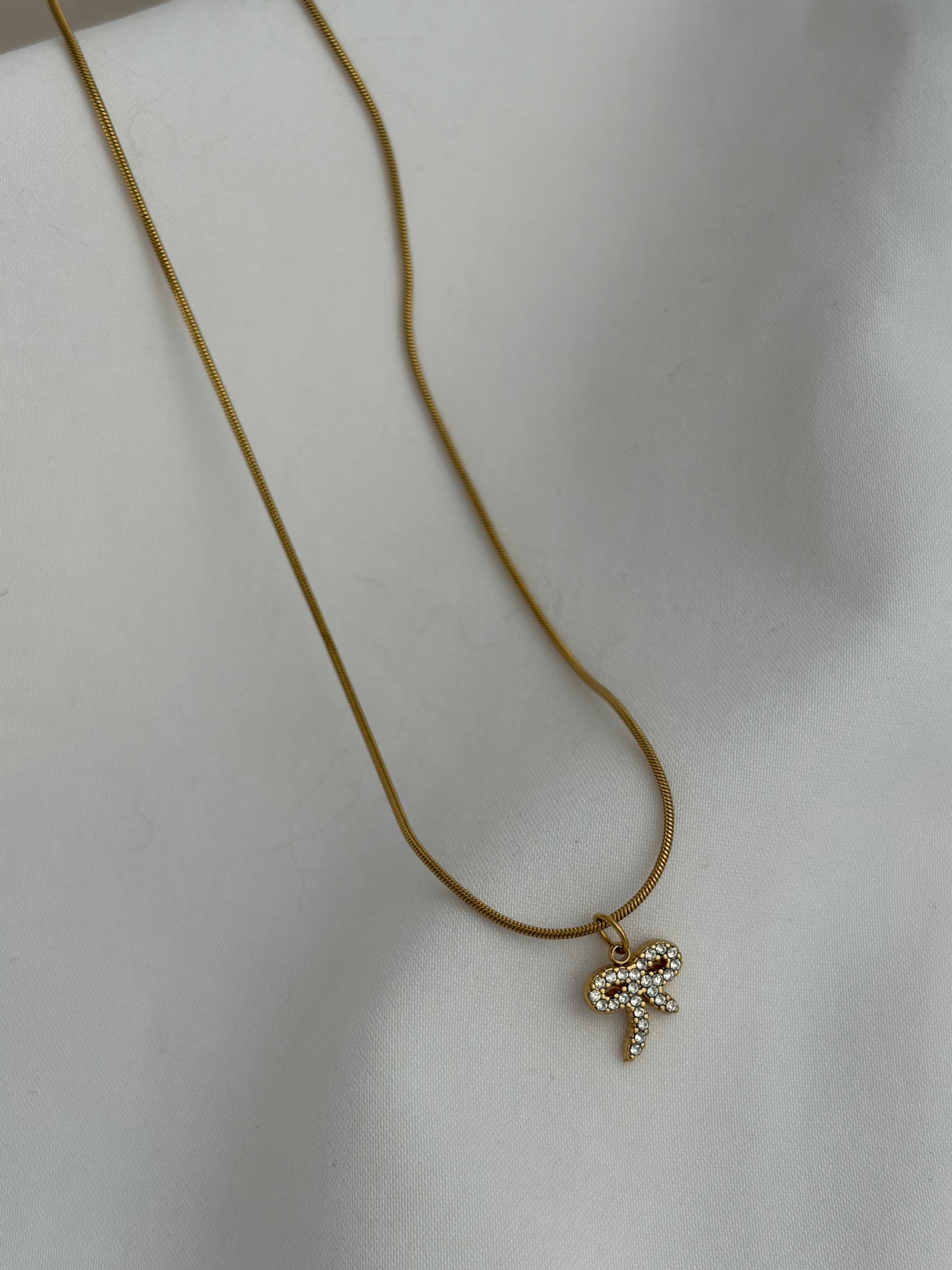 Bow necklace