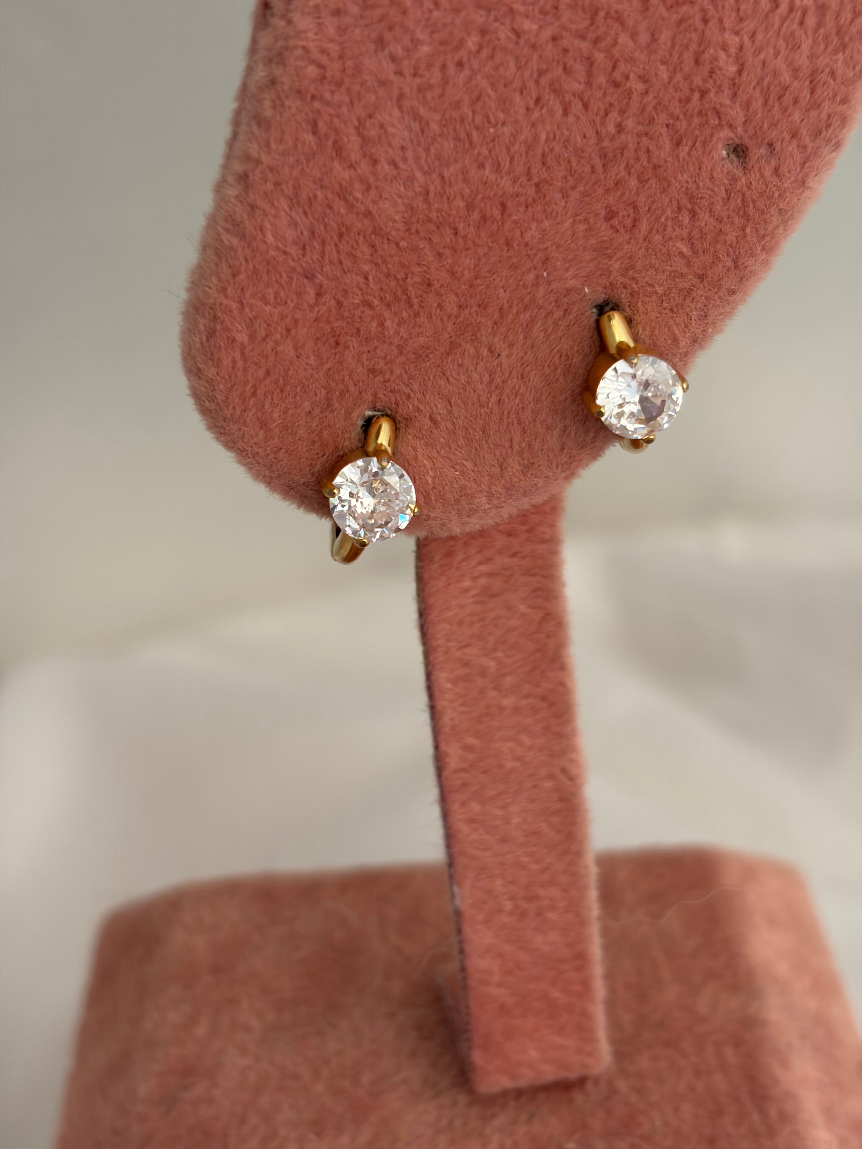 Round earring