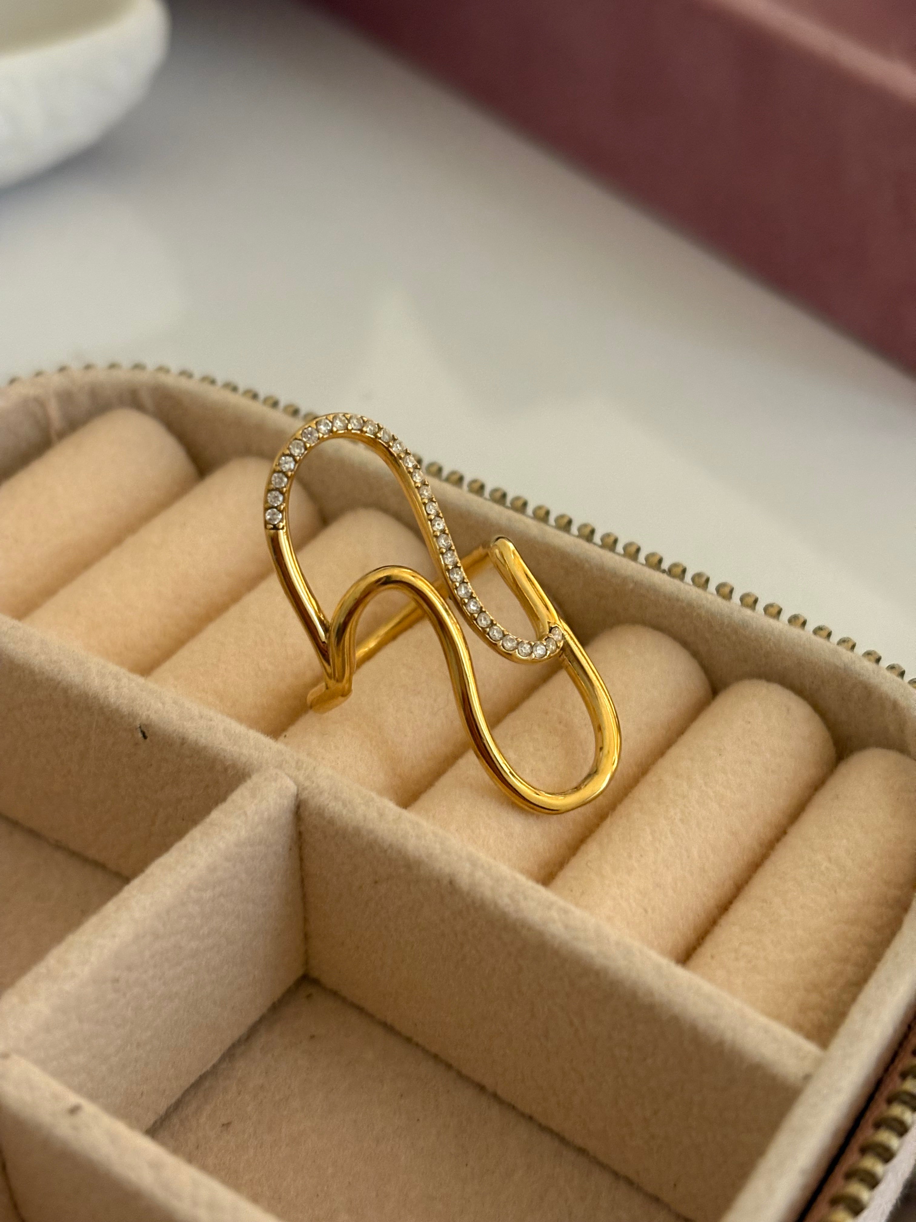 Elize ring