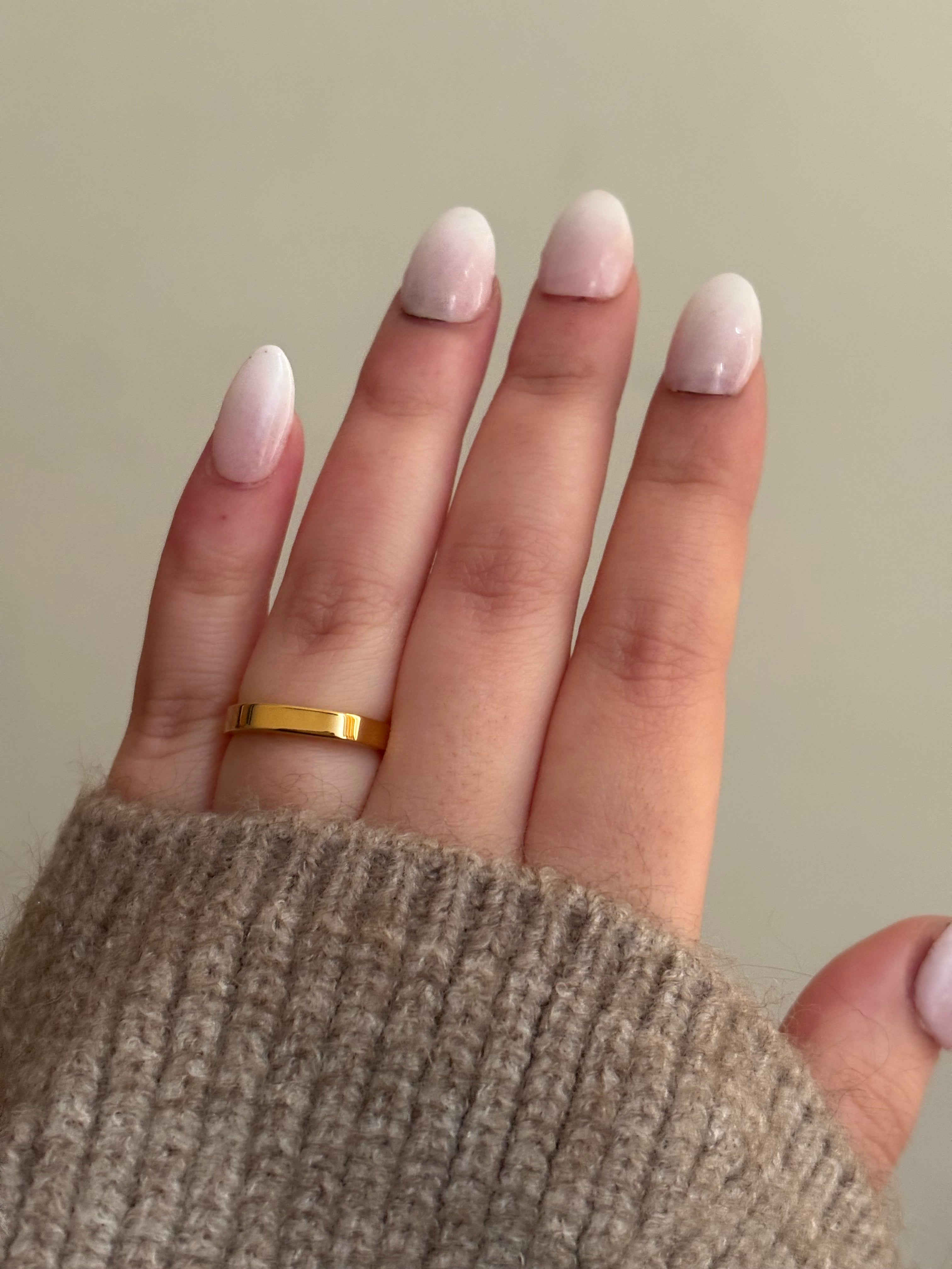 Sleek ring