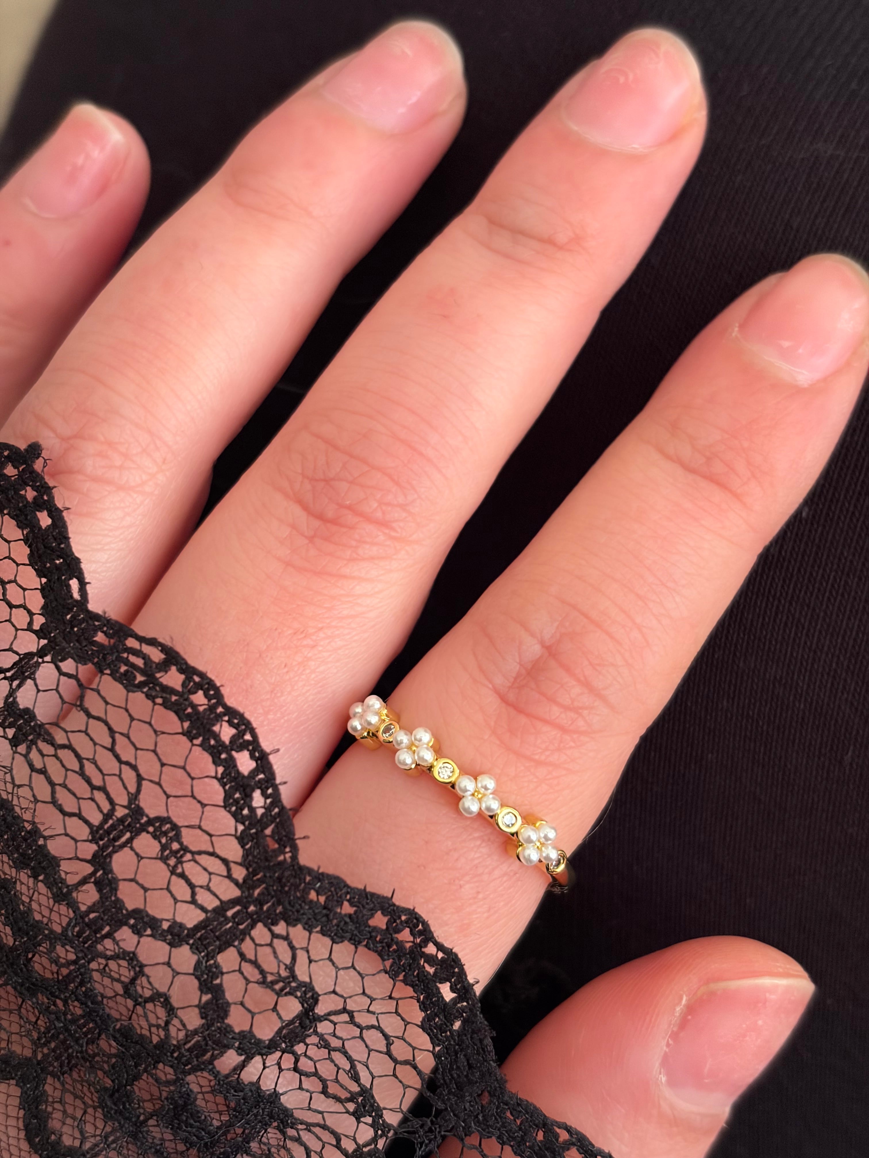 Pearlia ring