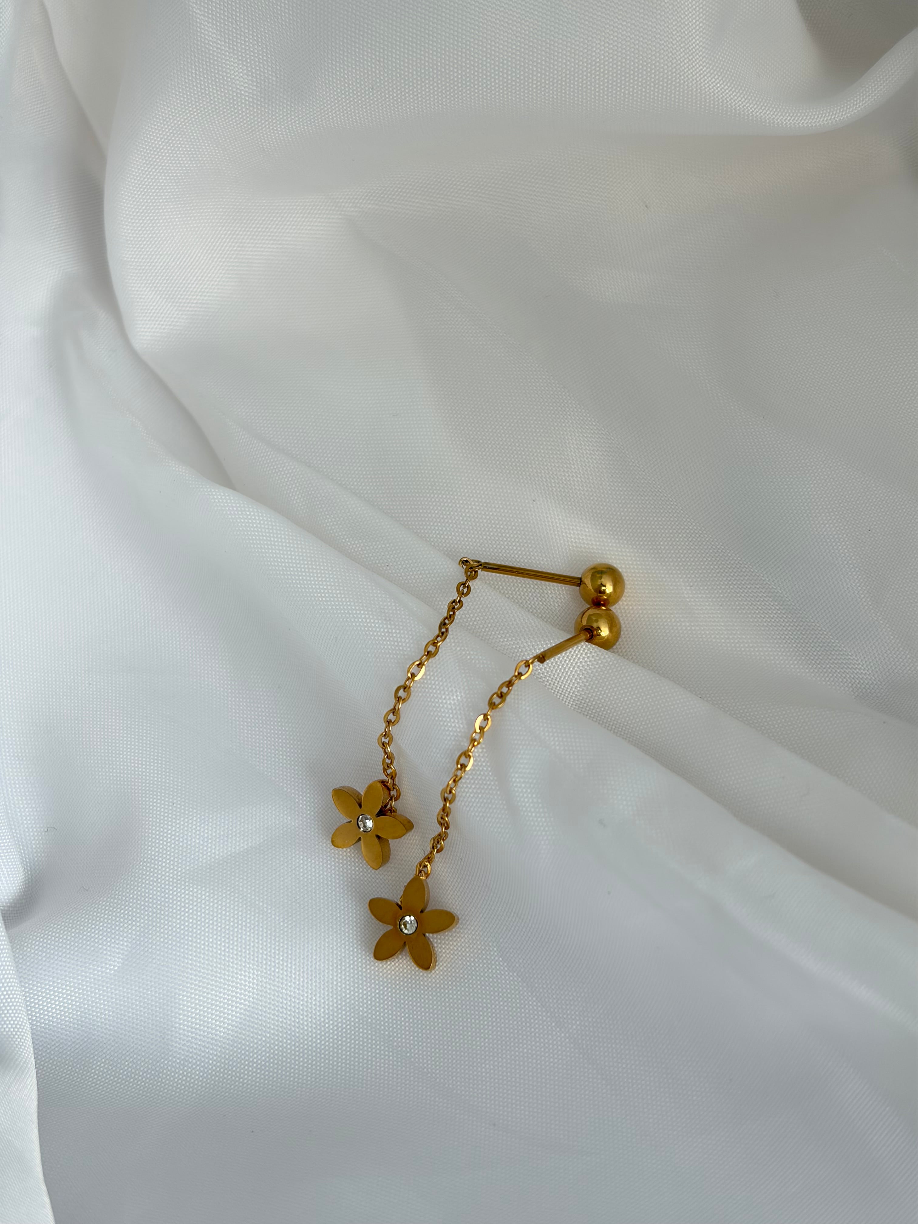 Flower thread earring