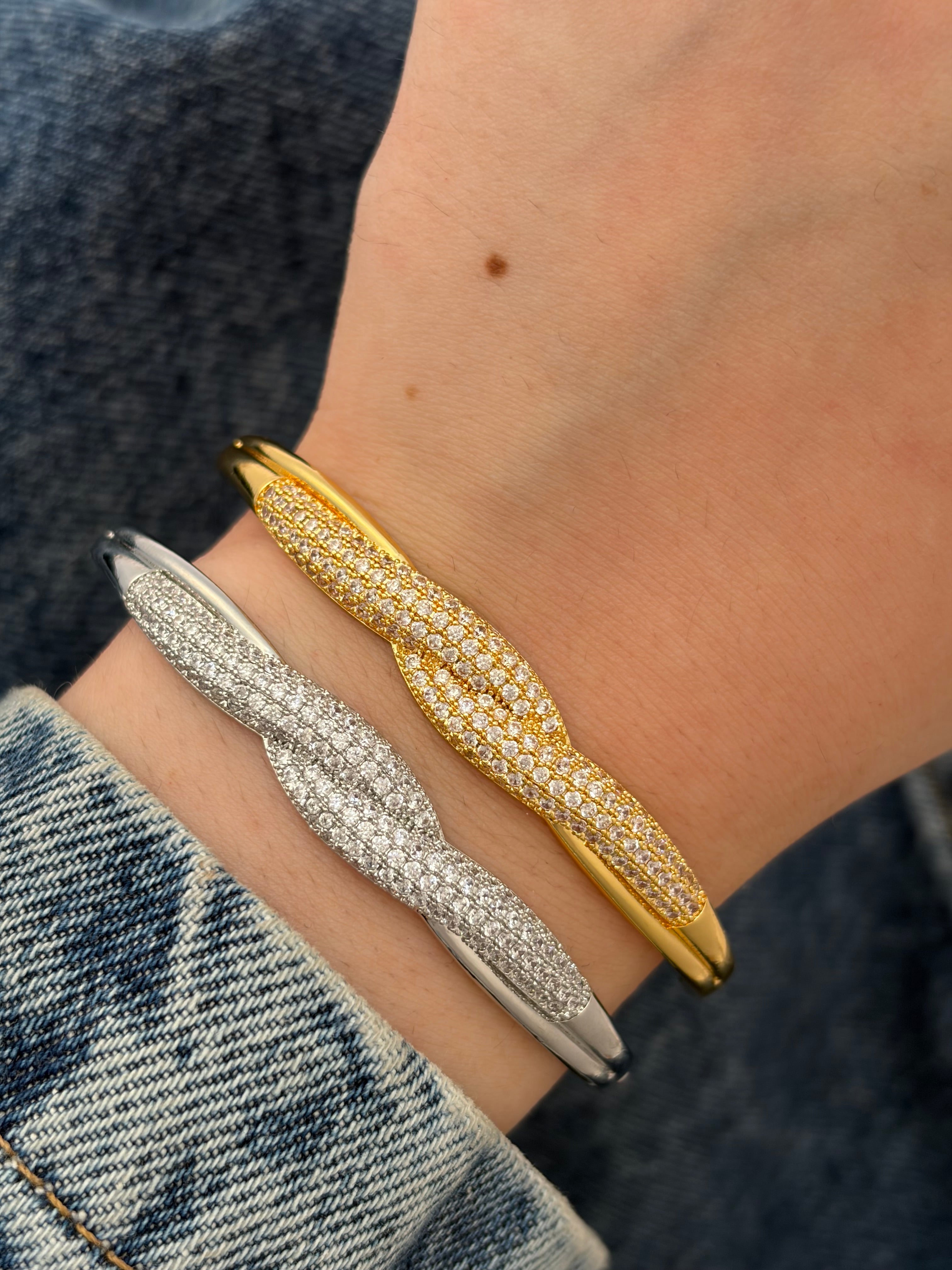 Kiss bracelet