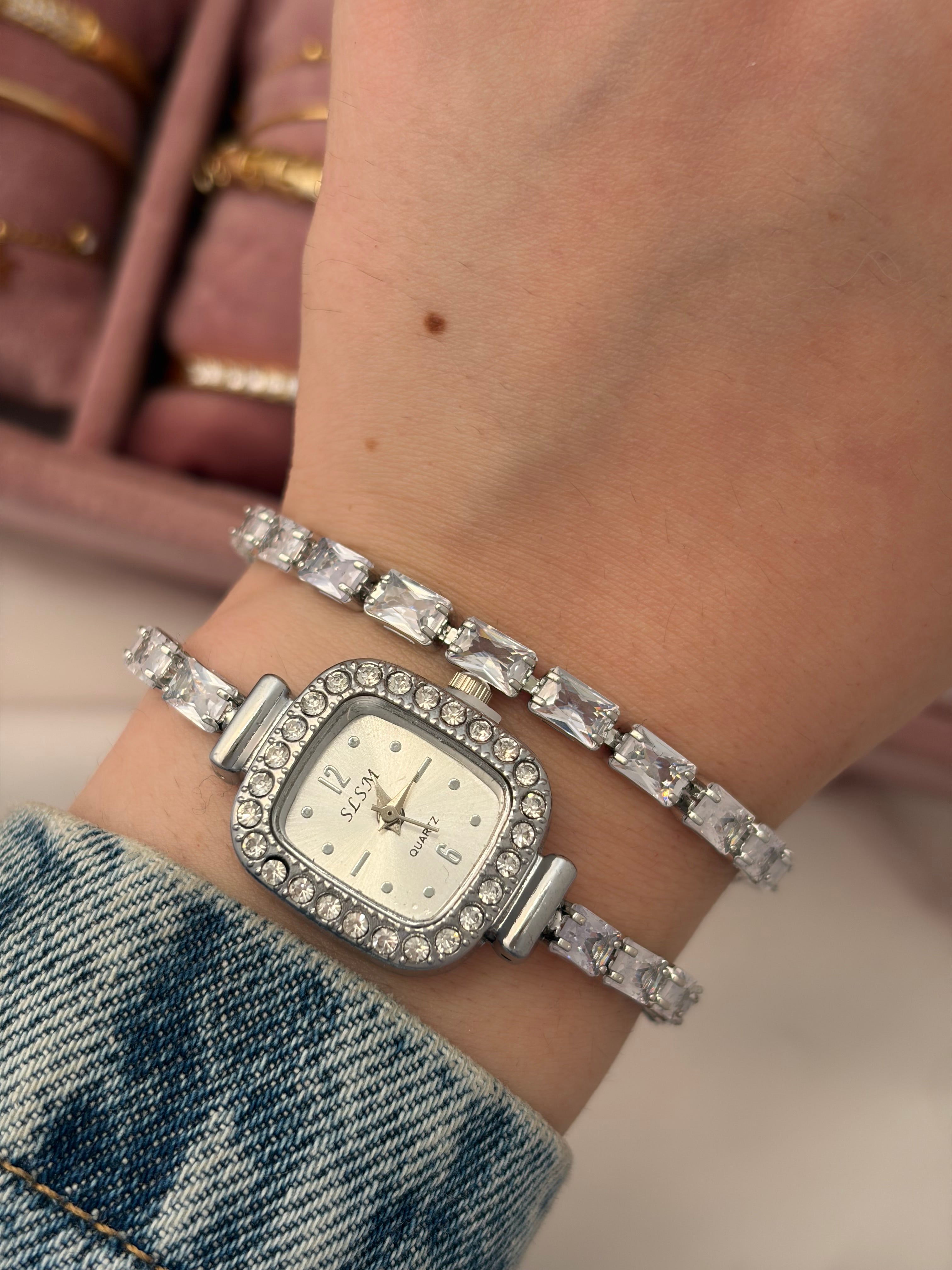 Exquisite watch