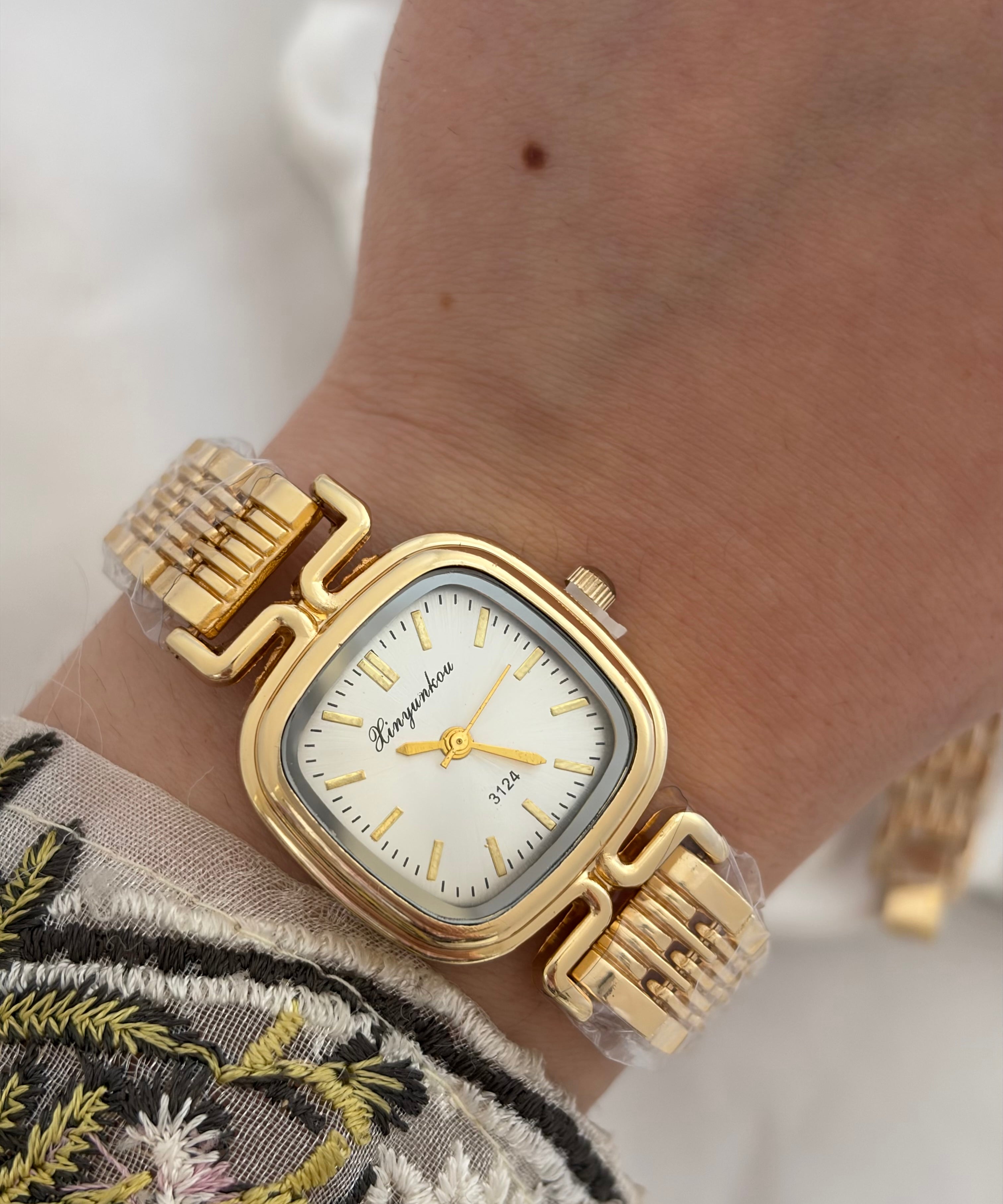 Hustle watch