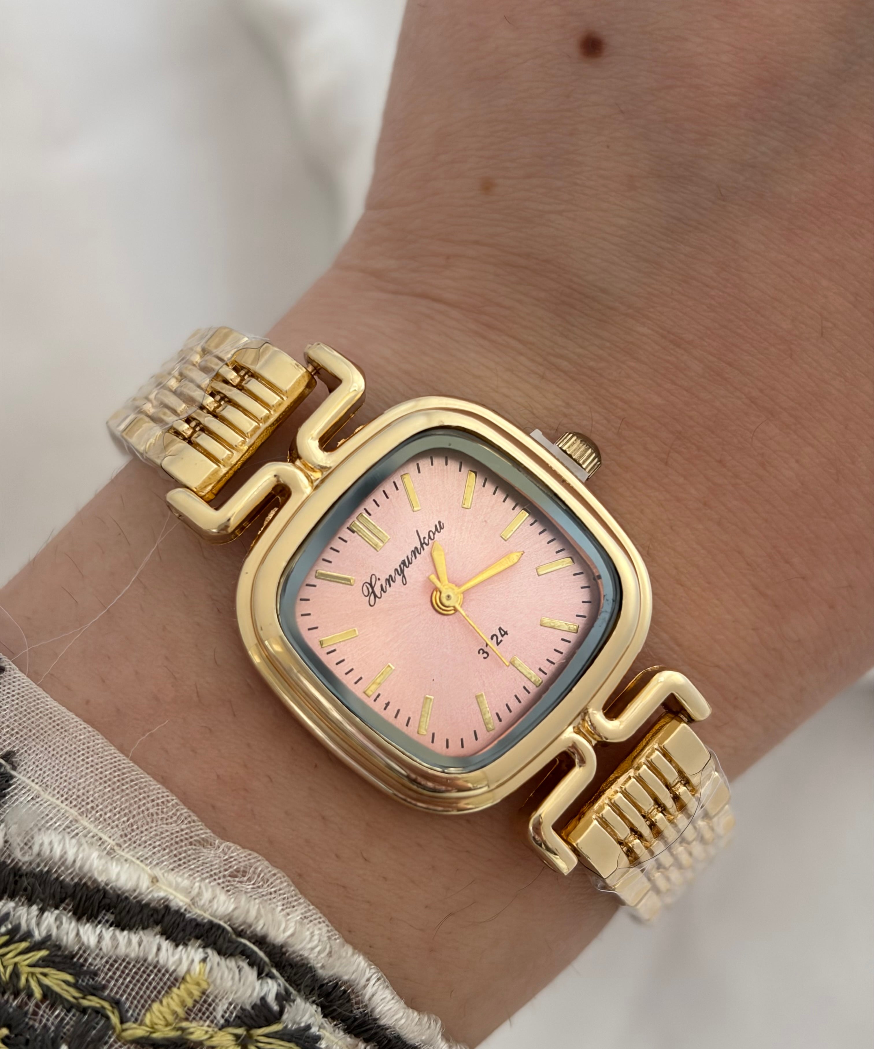 Hustle watch
