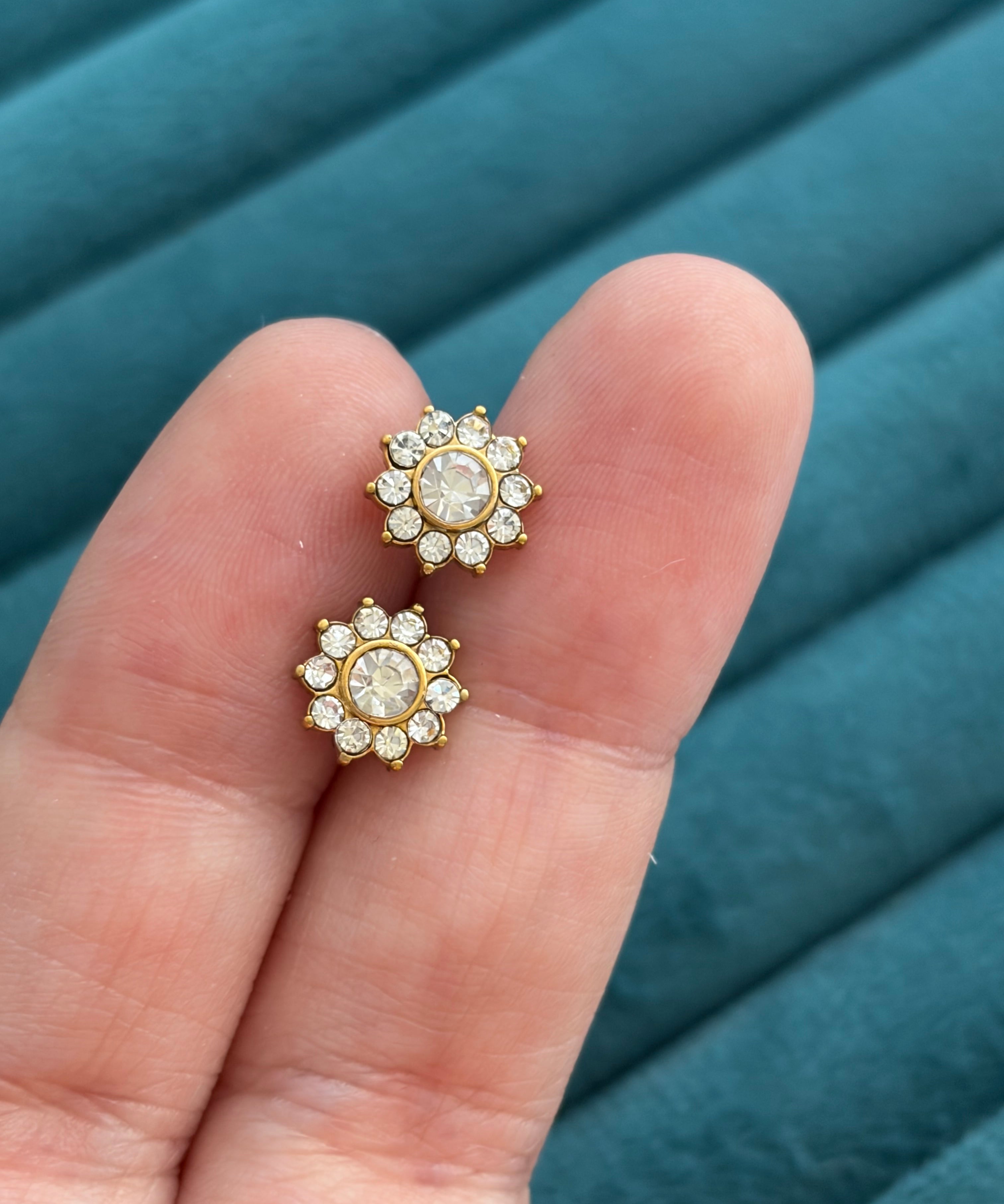 Sun stud (ball back)