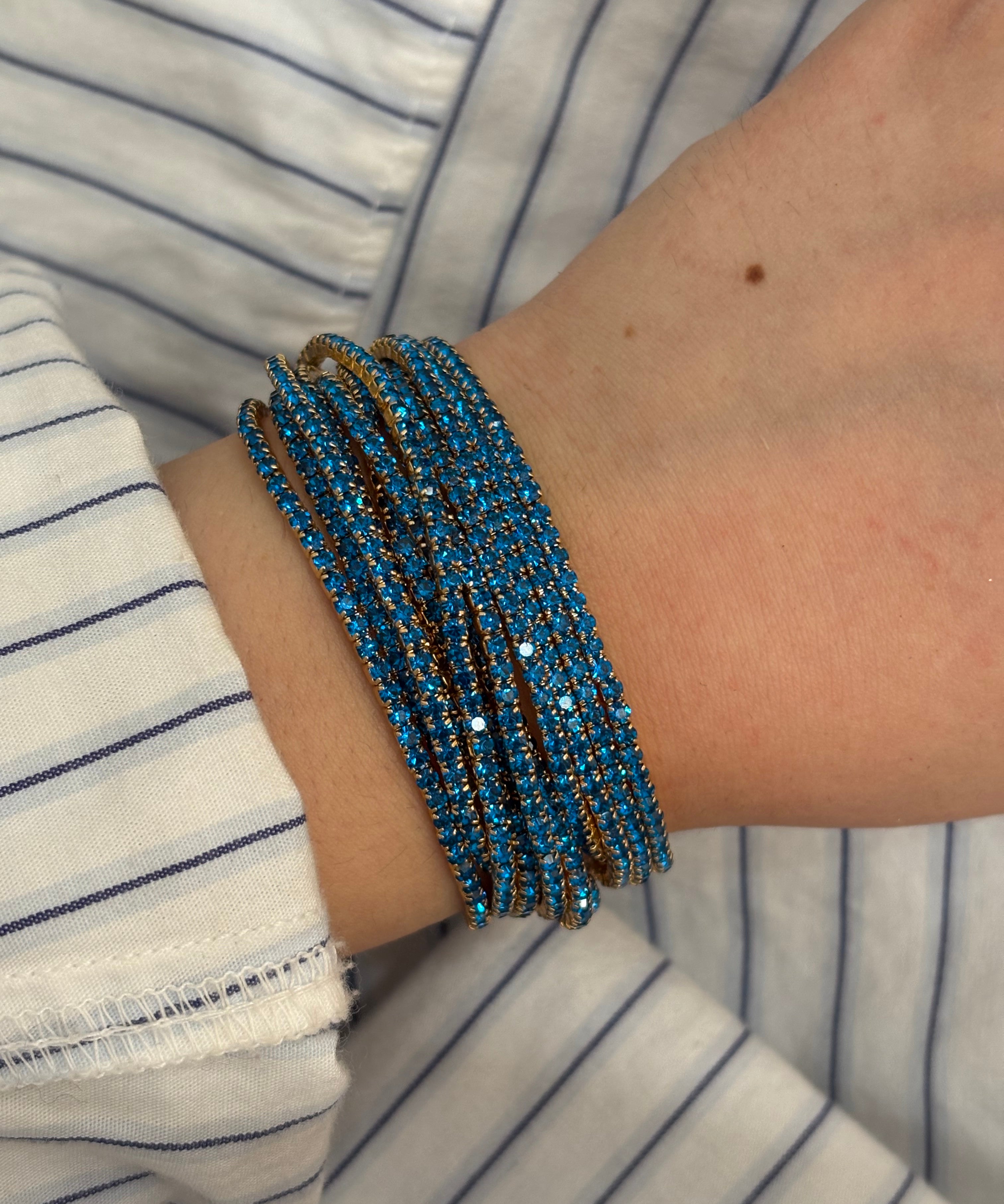 Blue stretchable bracelet