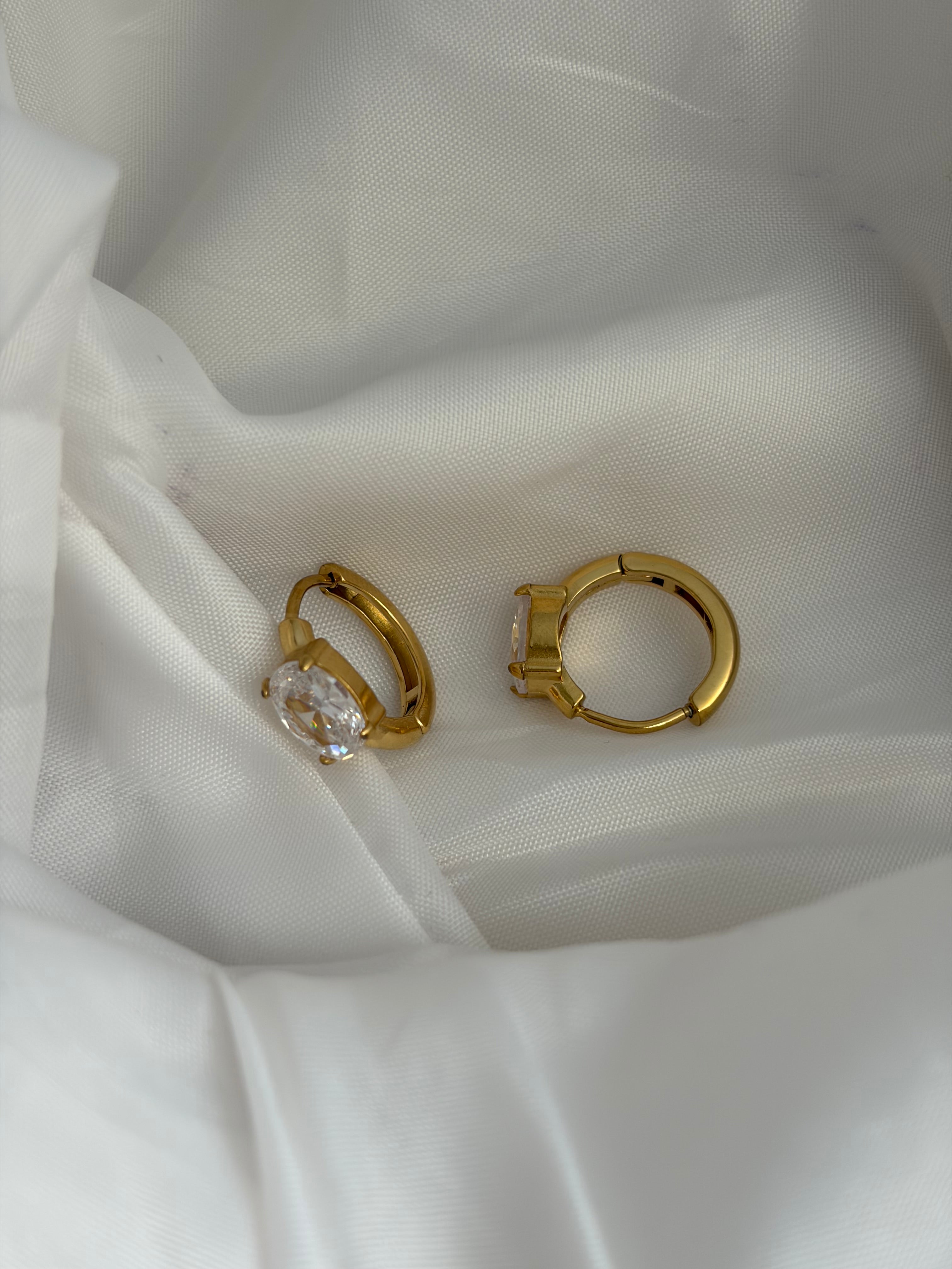 Oval earring