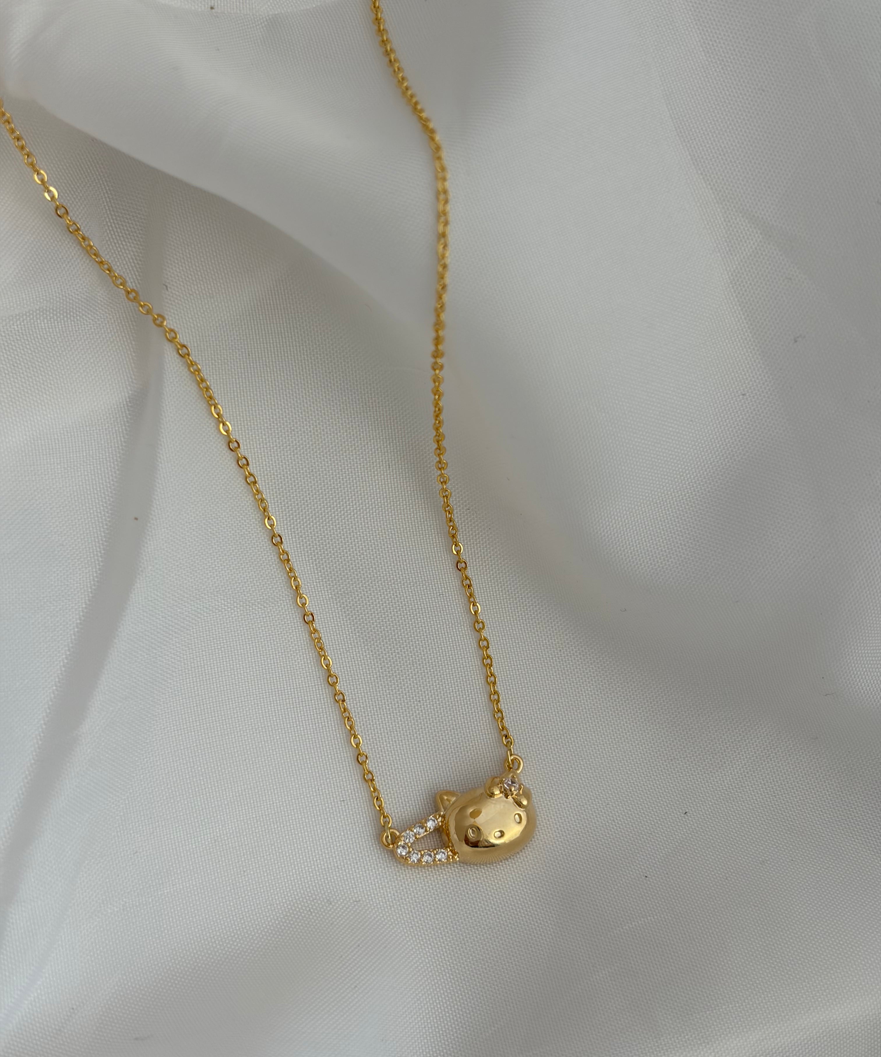 Hello kitty necklace