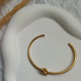 Knot cuff
