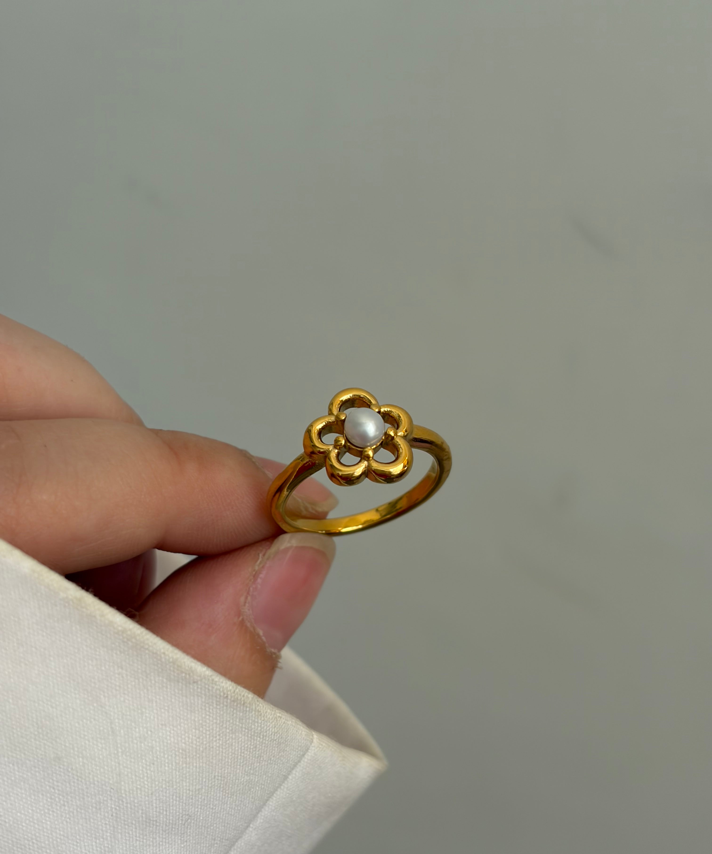Floral ring
