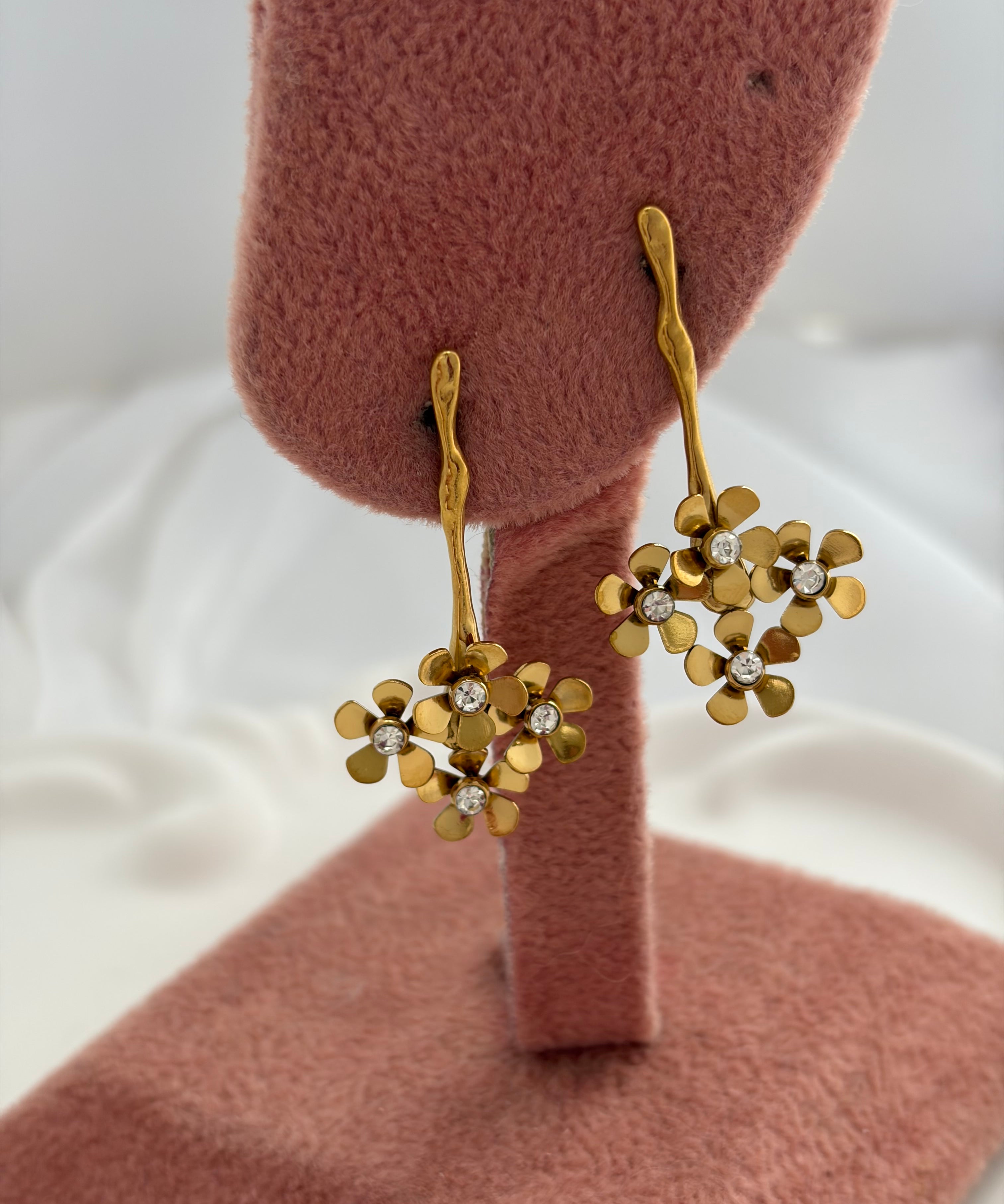 Bunch earring