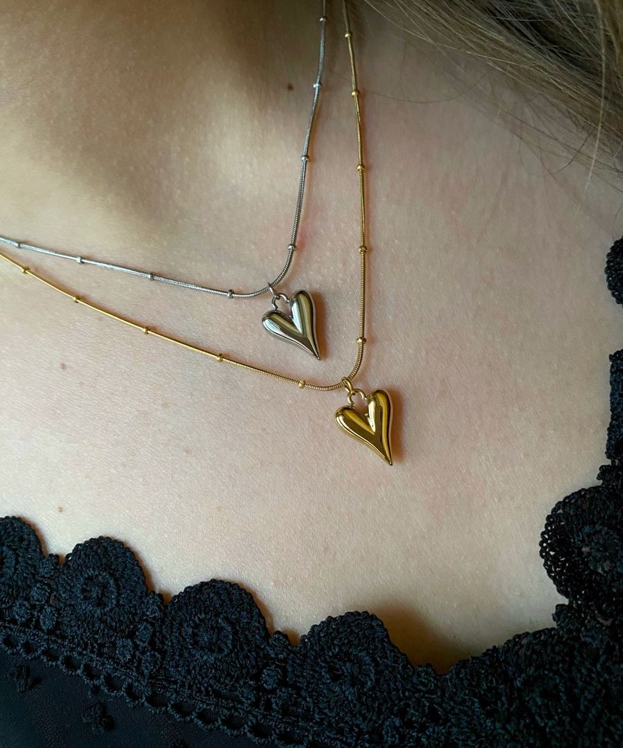 Amour necklace