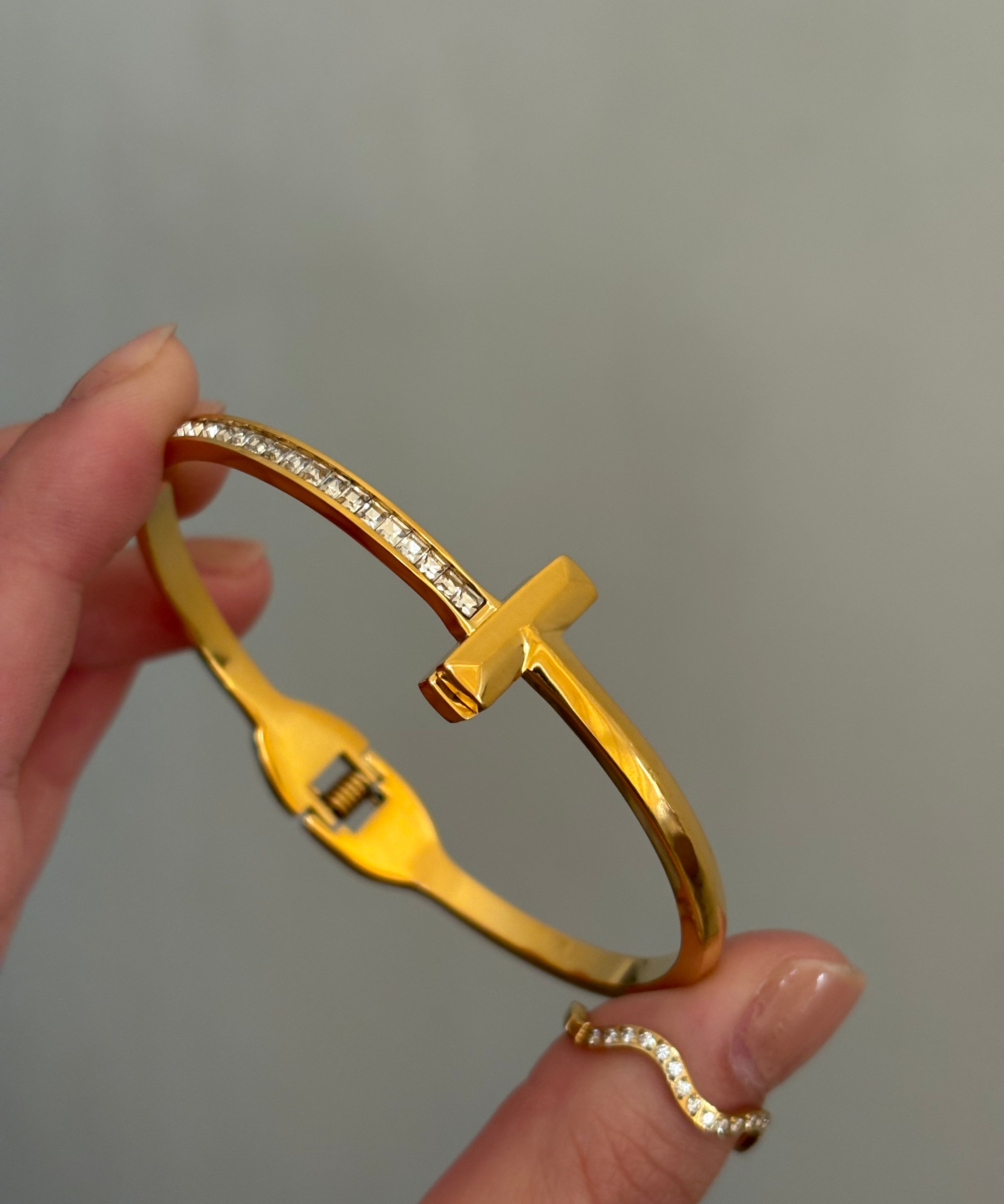 Sleek bracelet