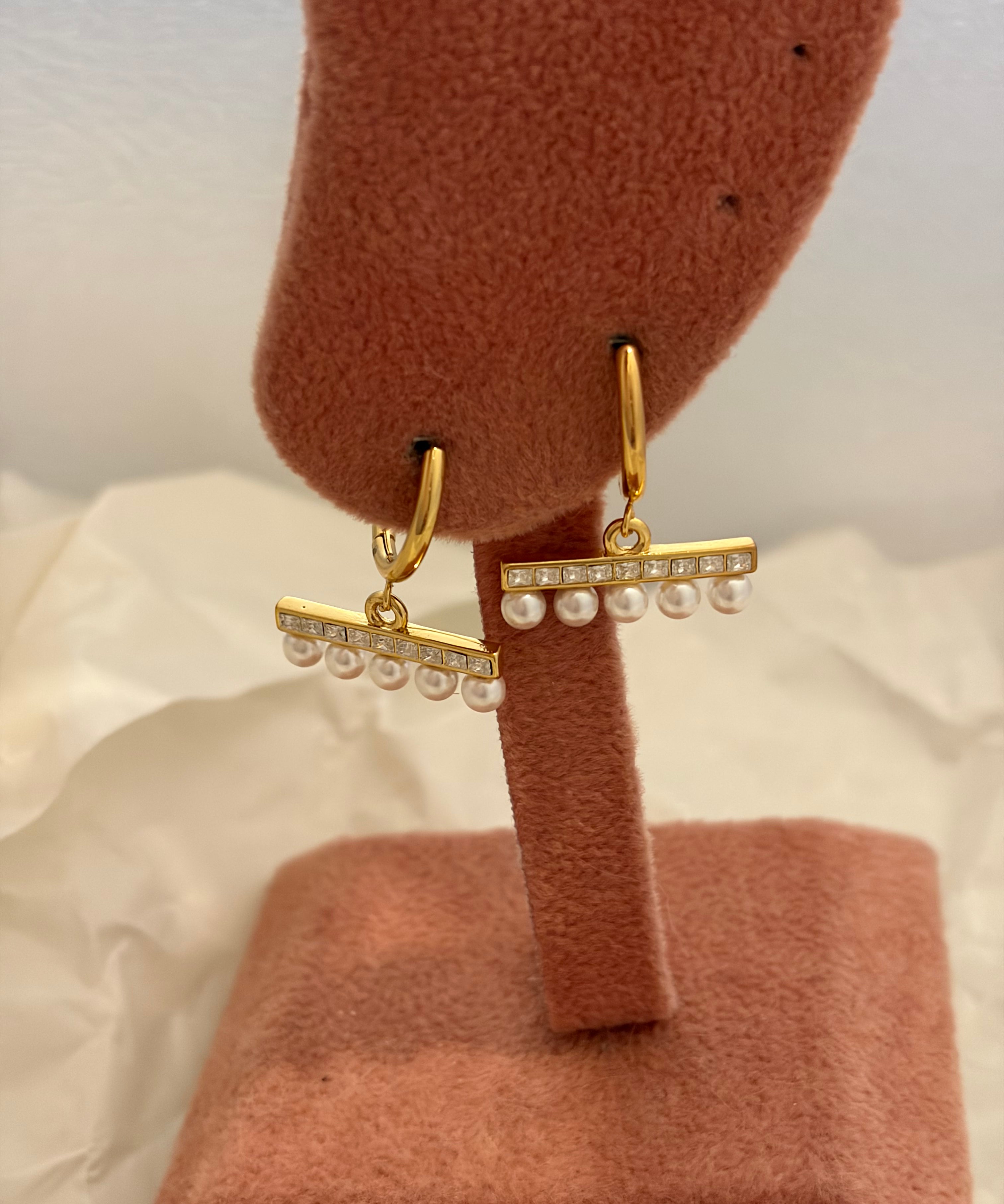 Pearl earring