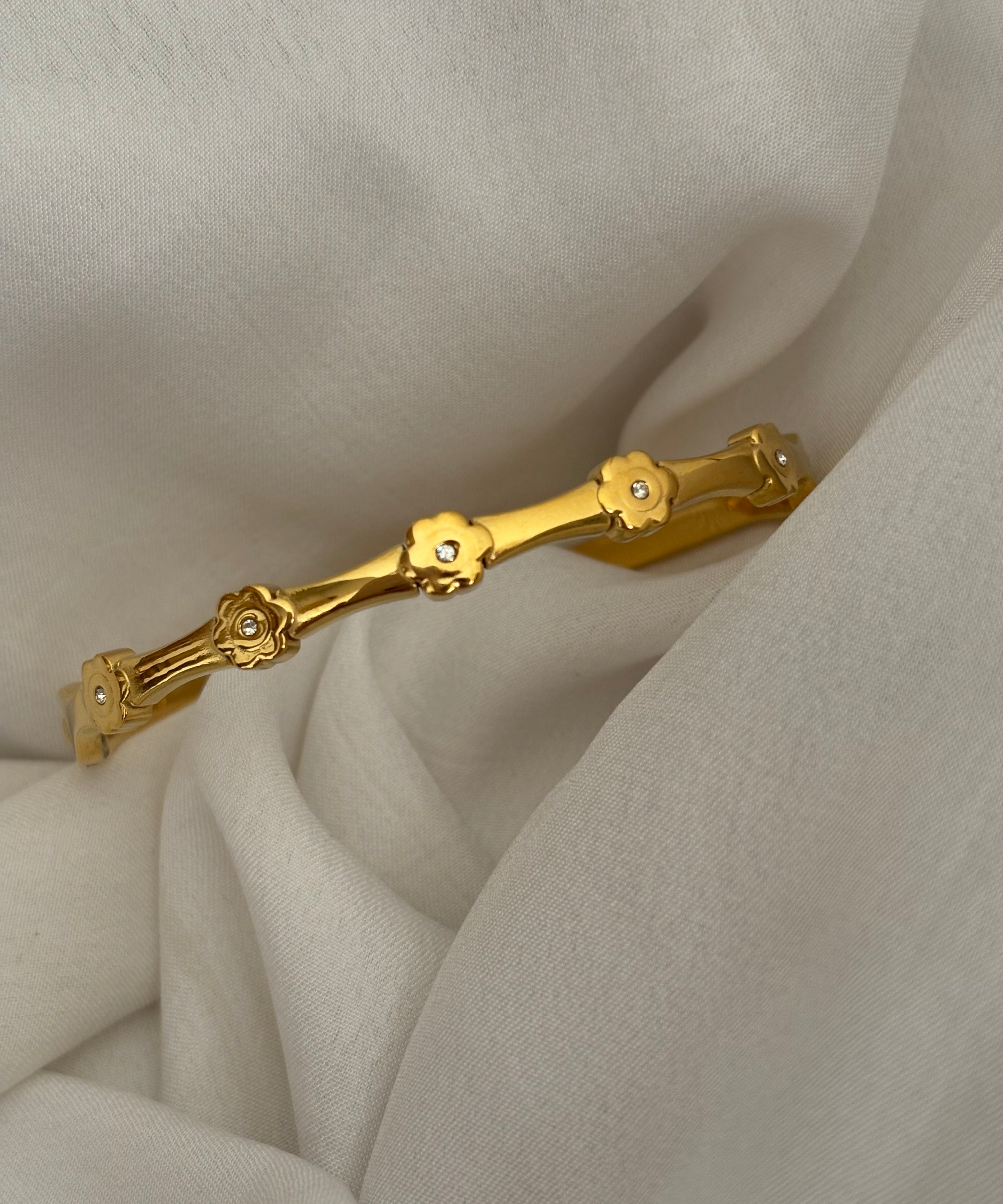 Flower bracelet