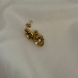Flower studs