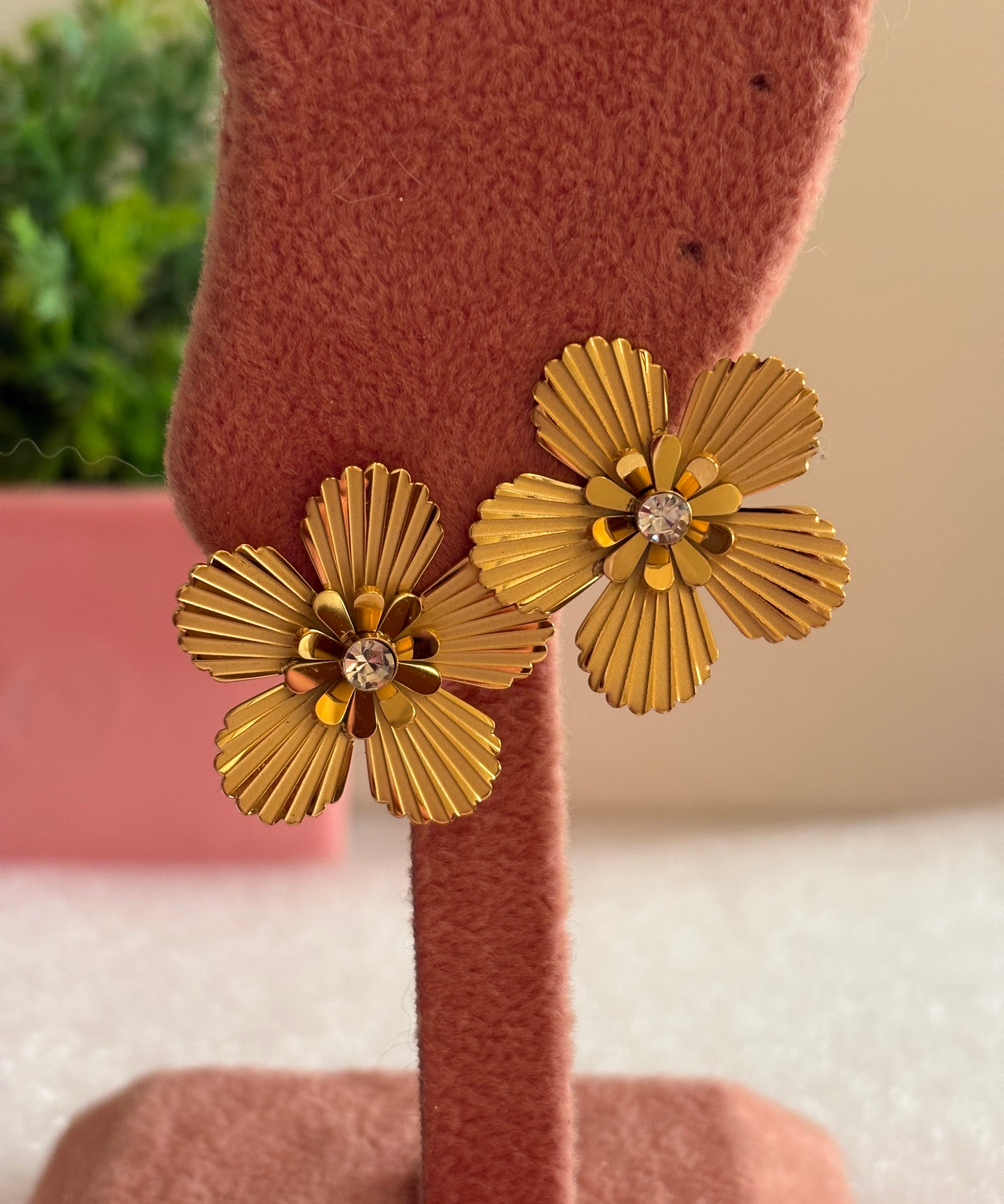 Flora earring