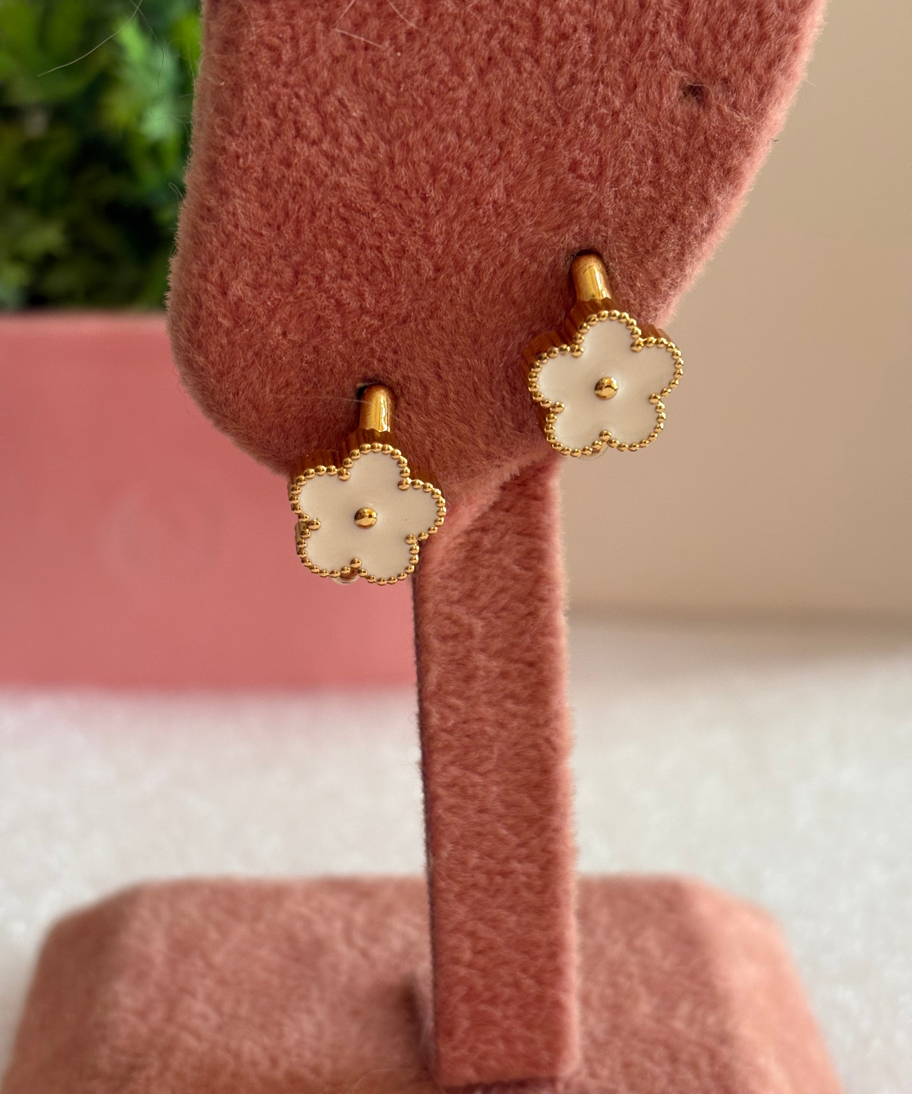 Flower earring