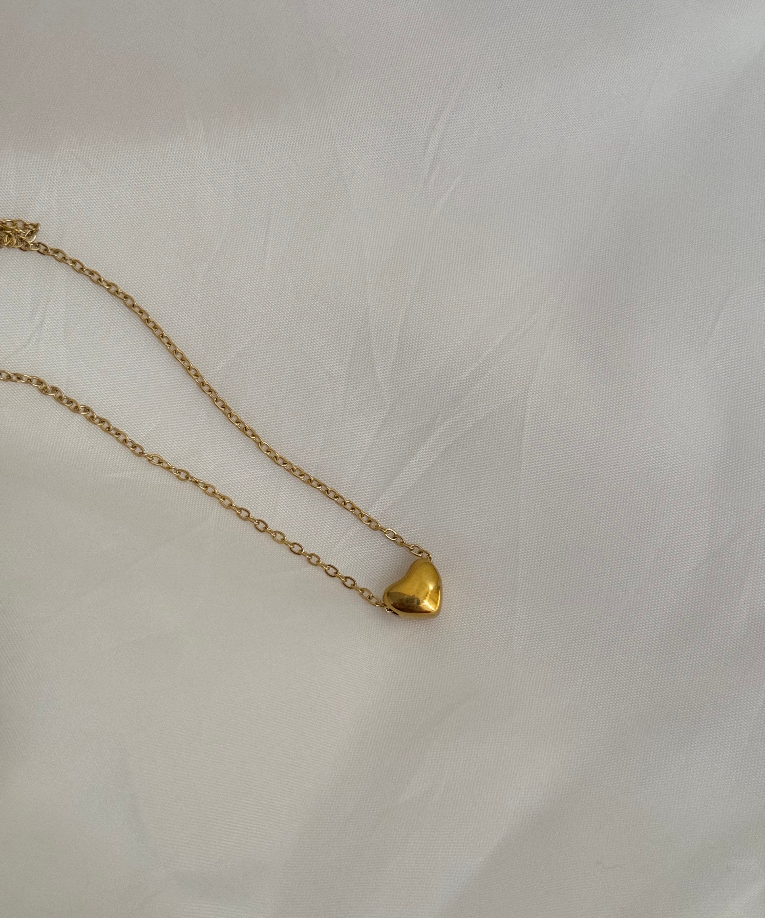 Tiny heart necklace