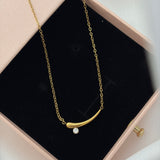 Sleek necklace