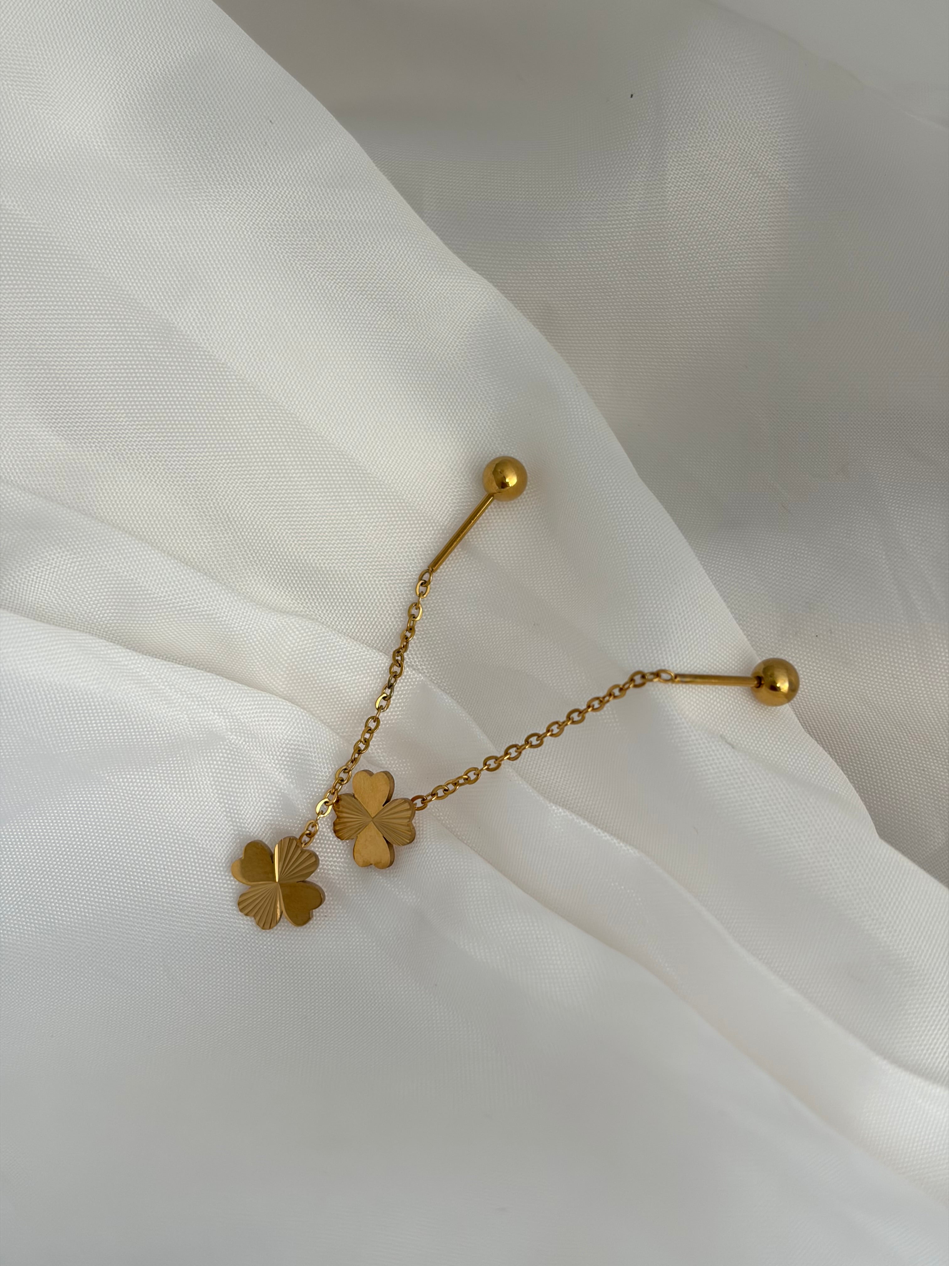 Clover thread earring