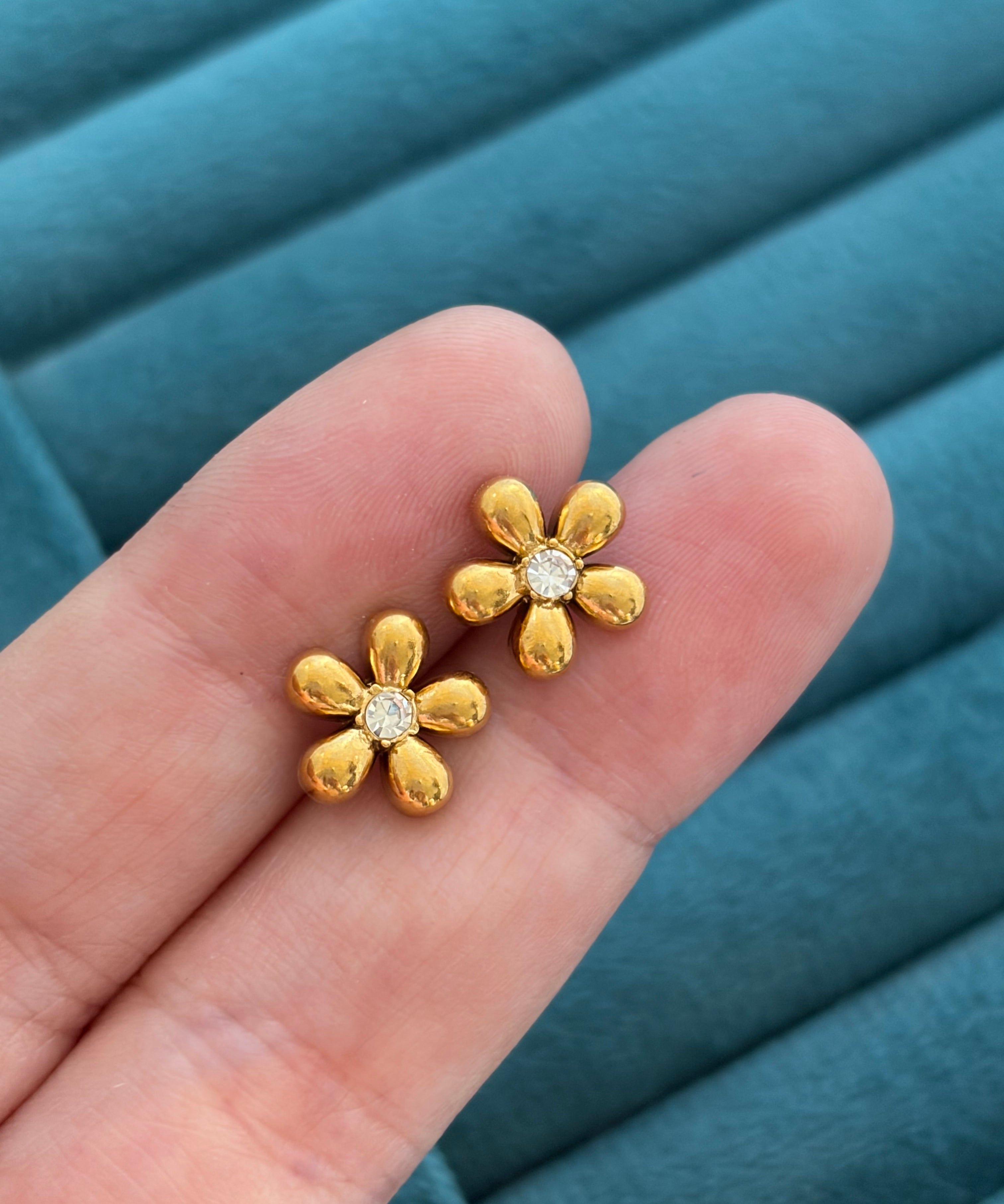 Daisy stud (ball back)
