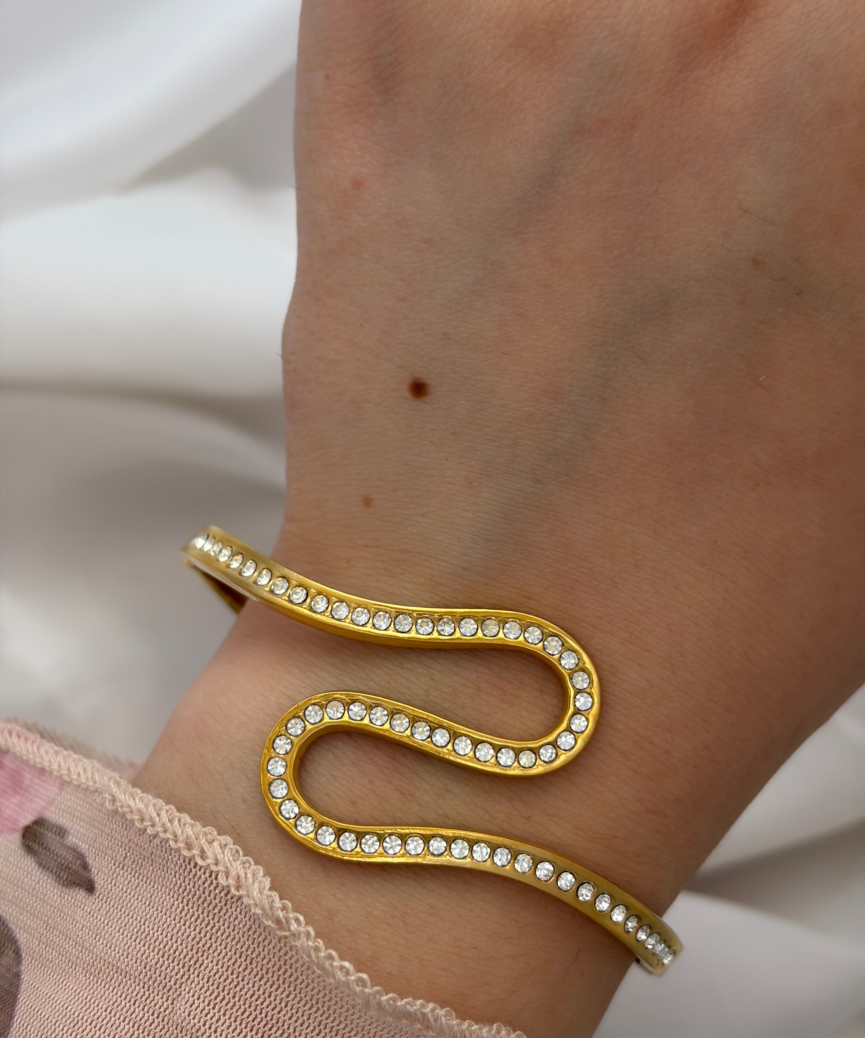 Swirl bracelet