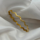 Waving bangle