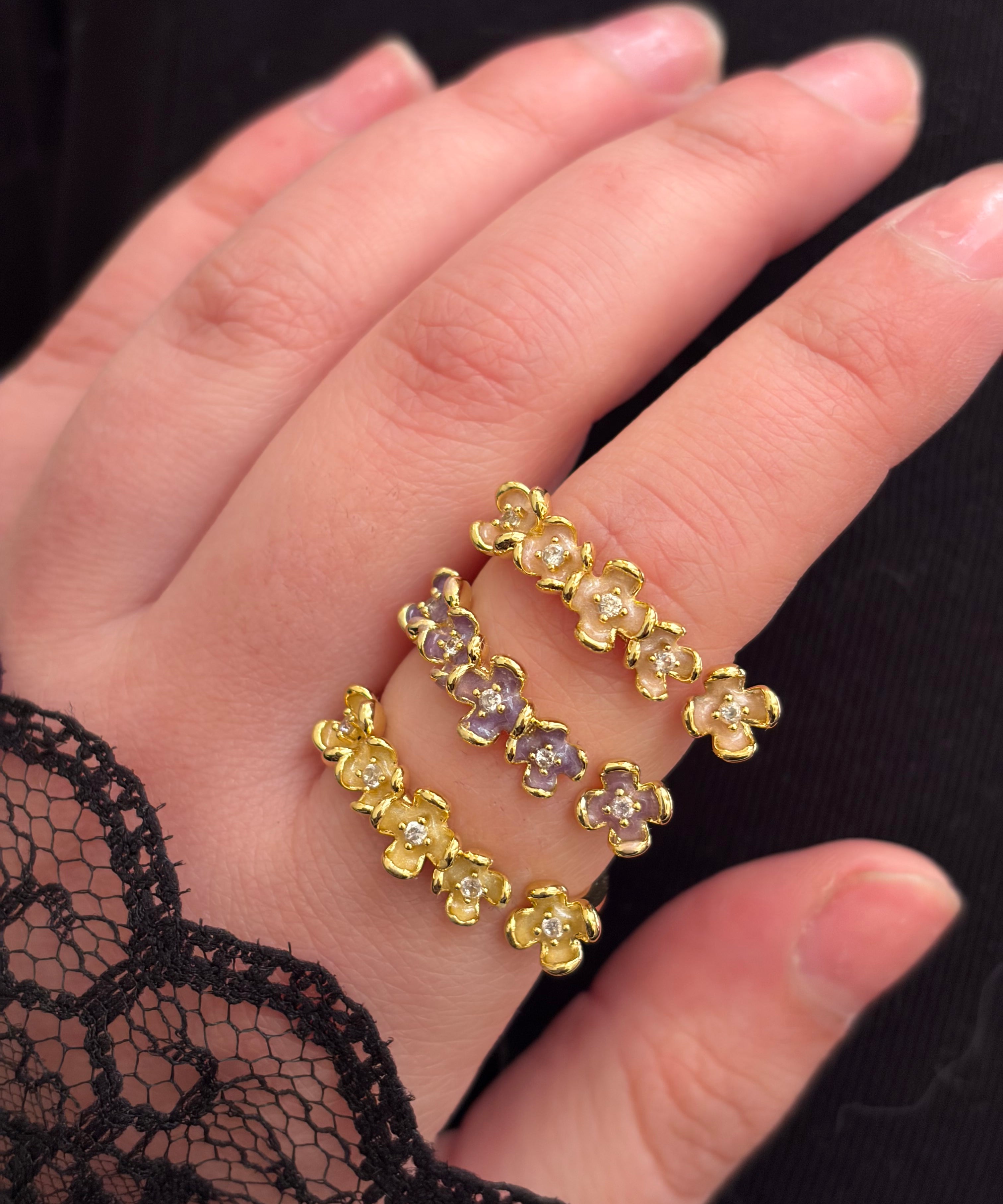 Aesthetic ring