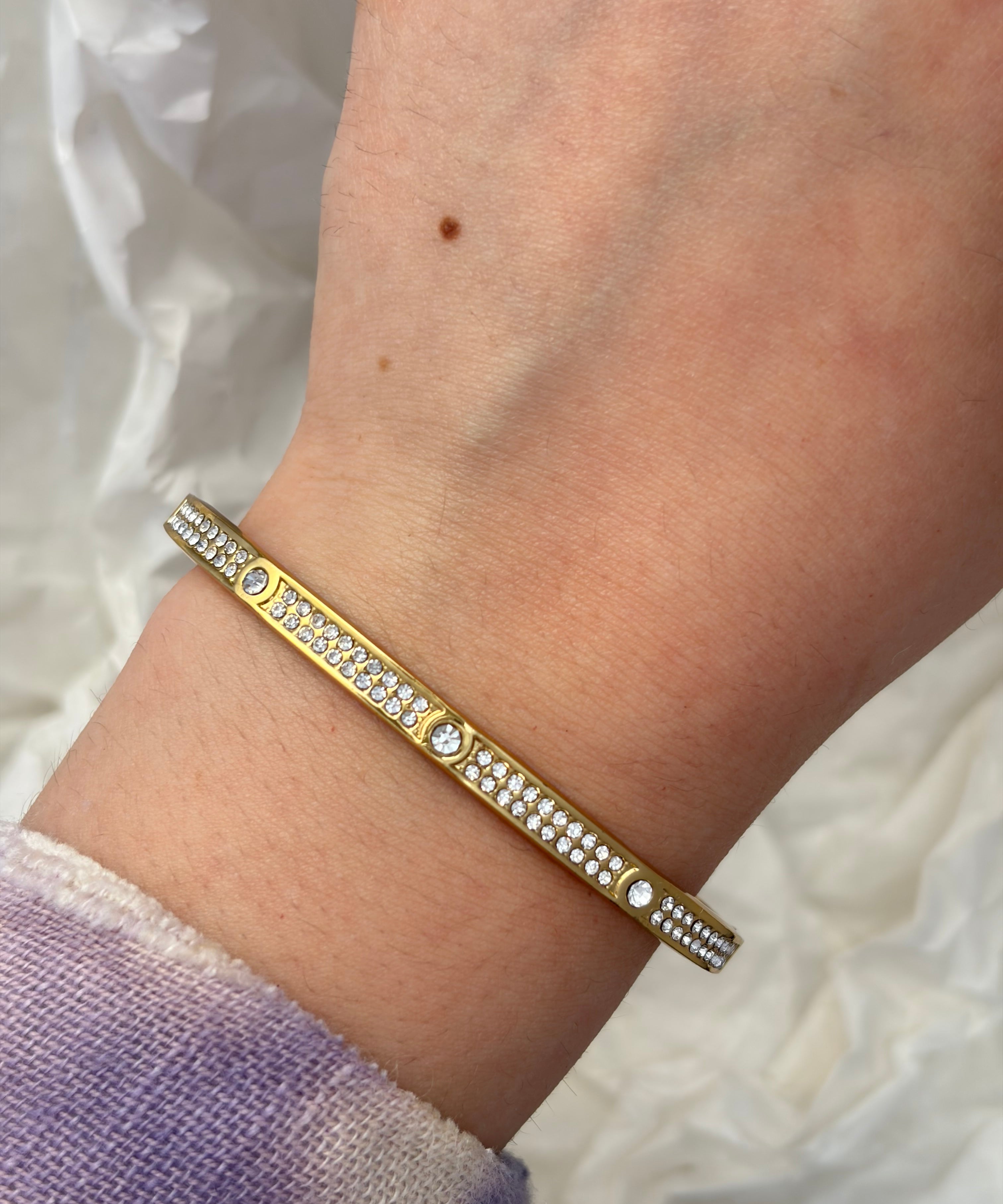 Slim studded bracelet