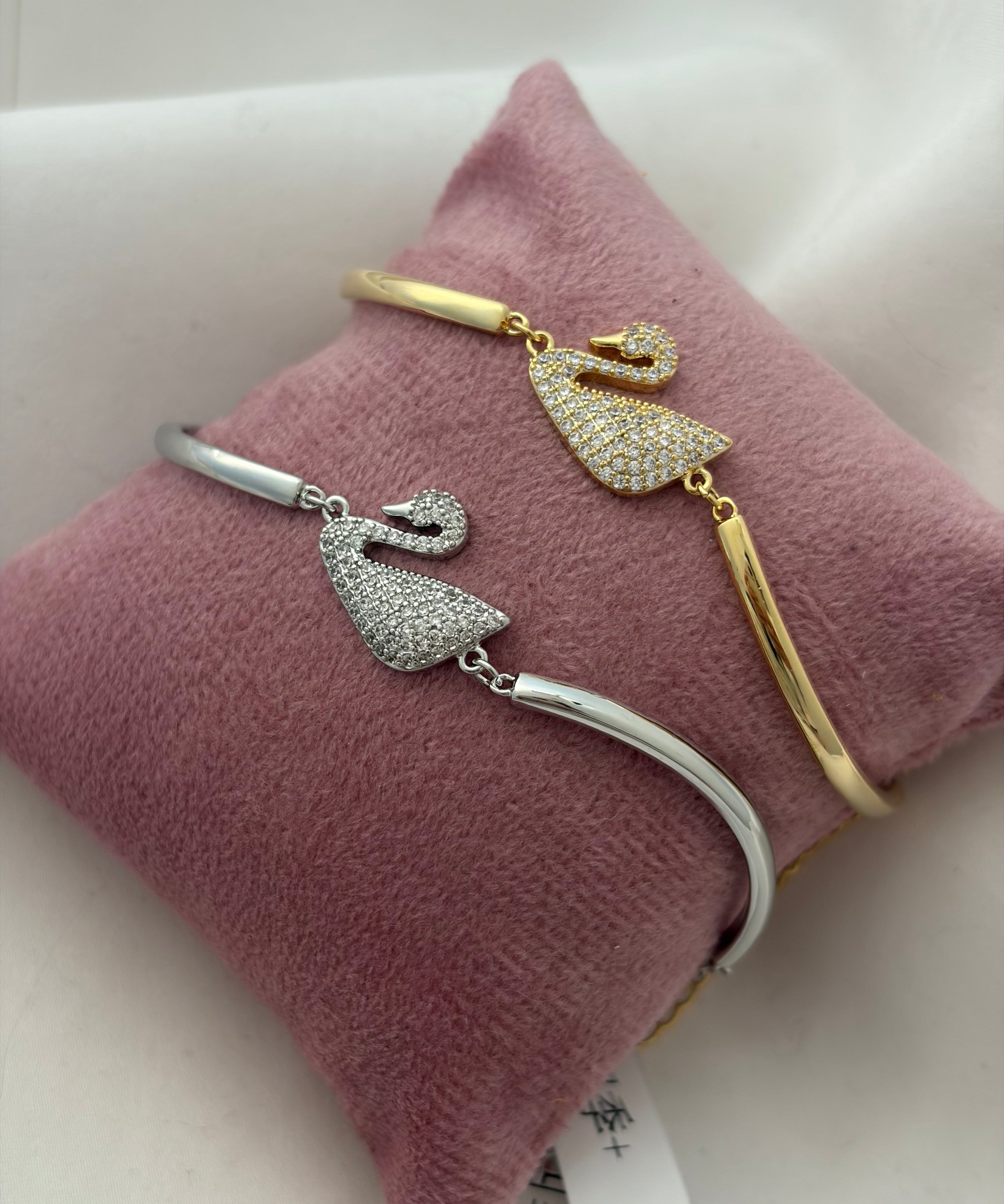 Swan bracelet