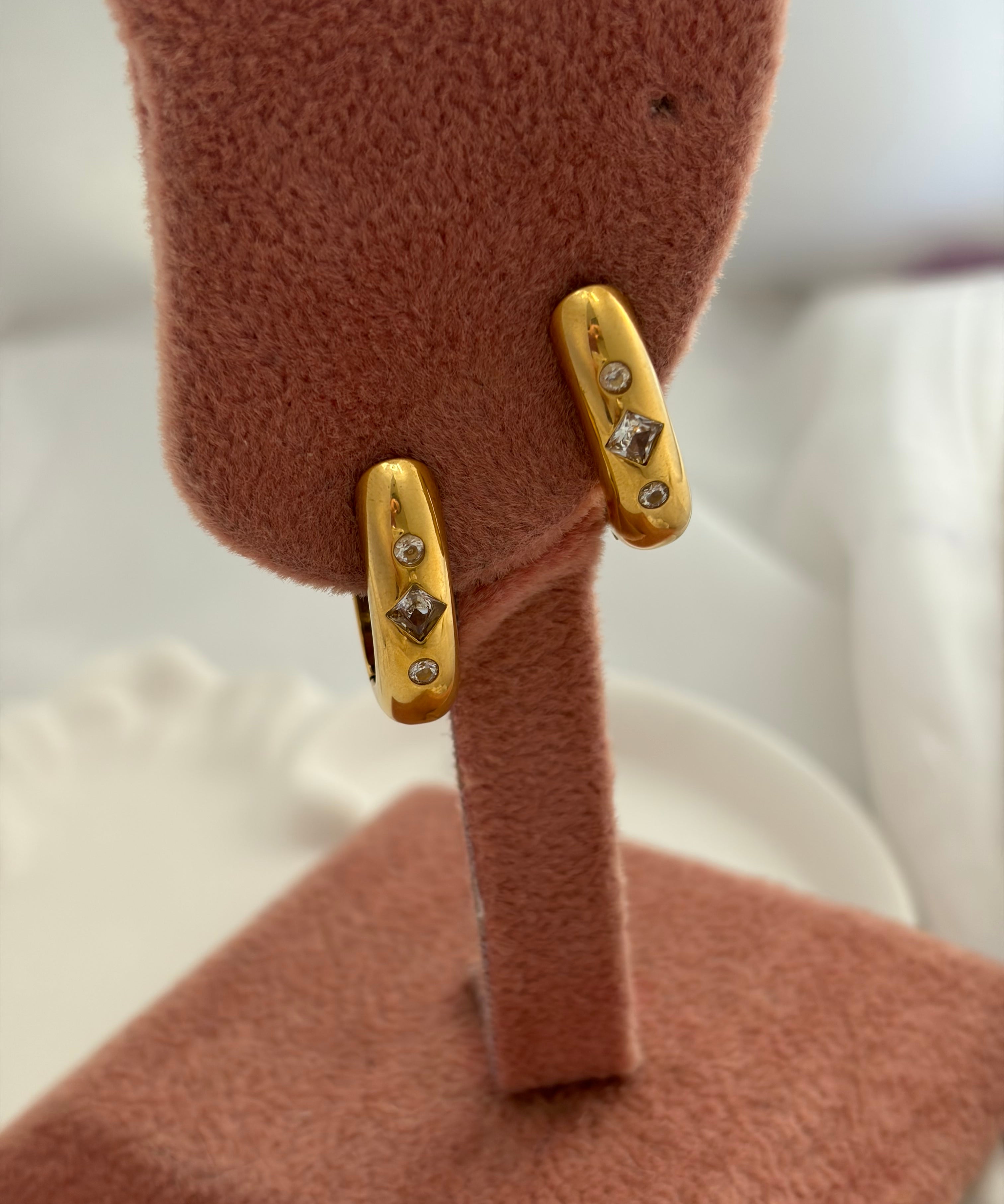 Glad earring