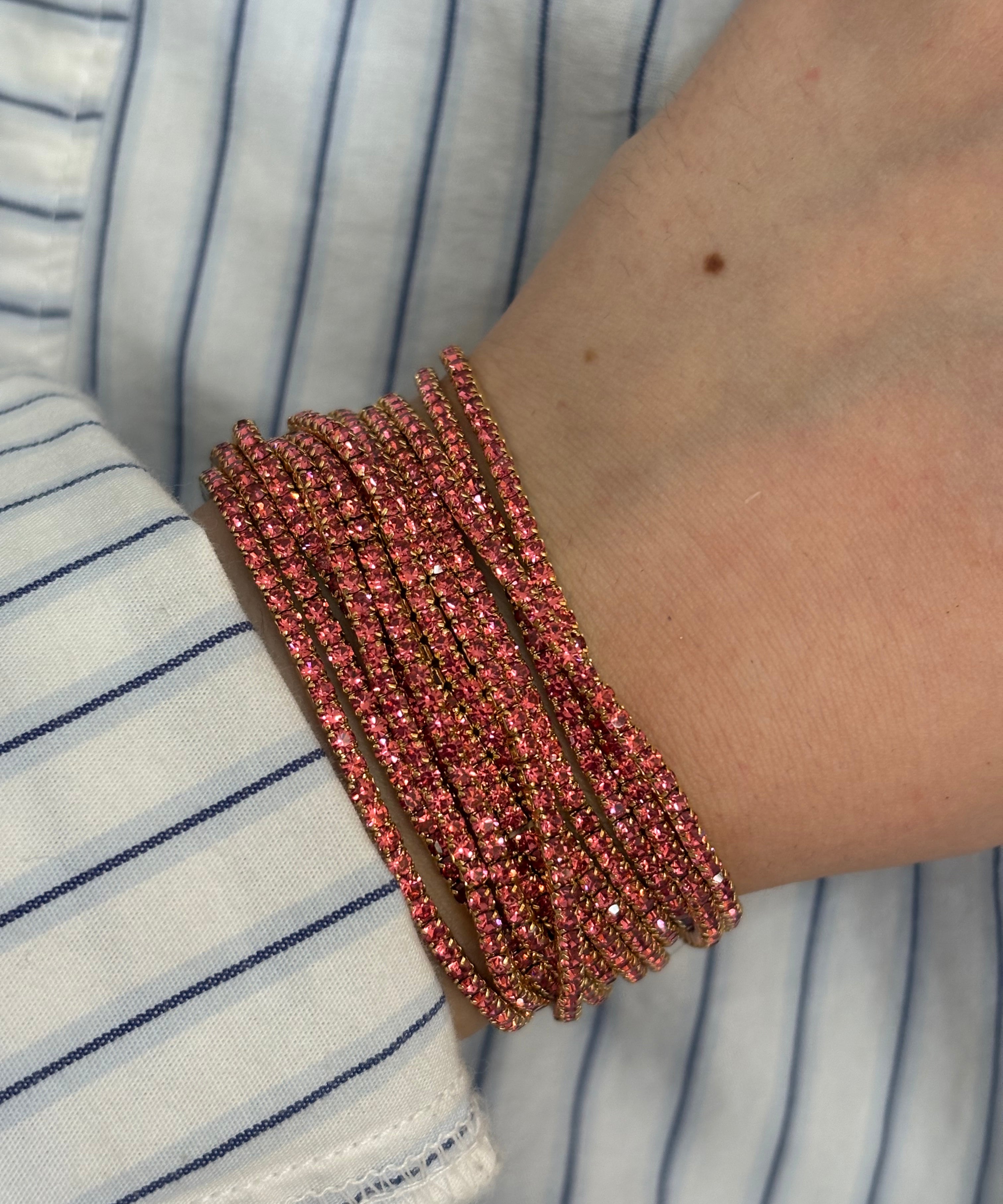 Pink stretchable bracelet