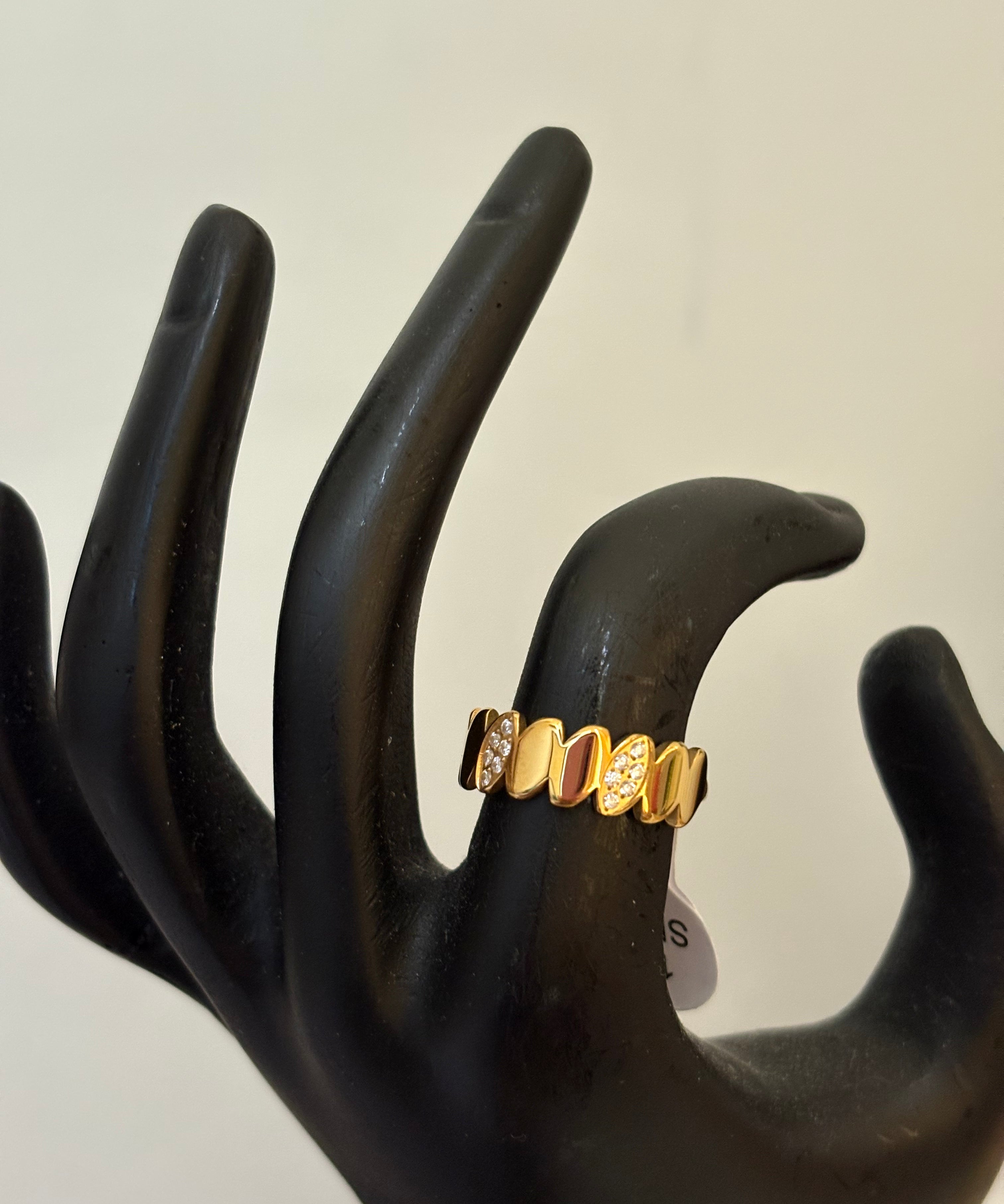 Aish ring