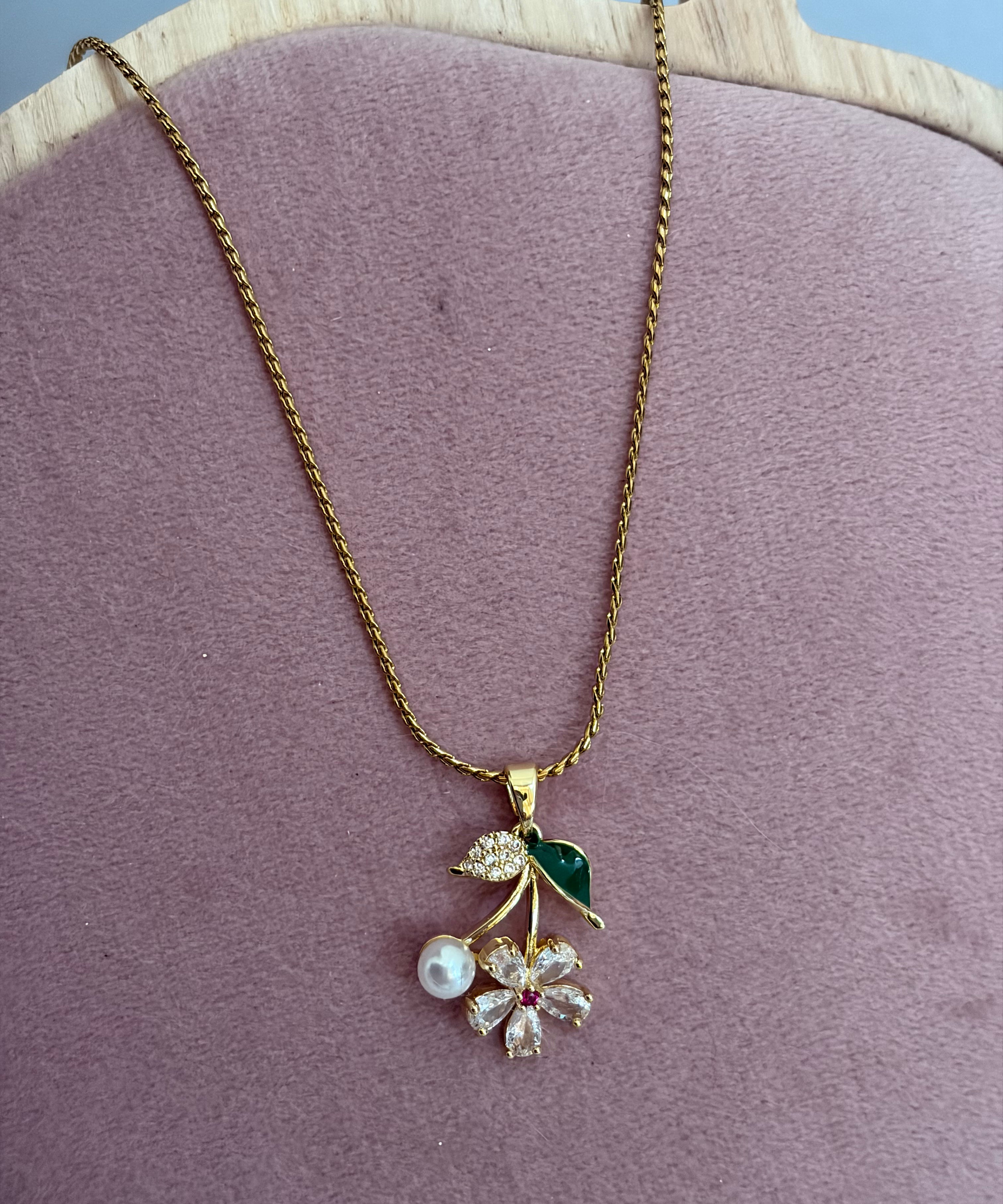 Claire necklace