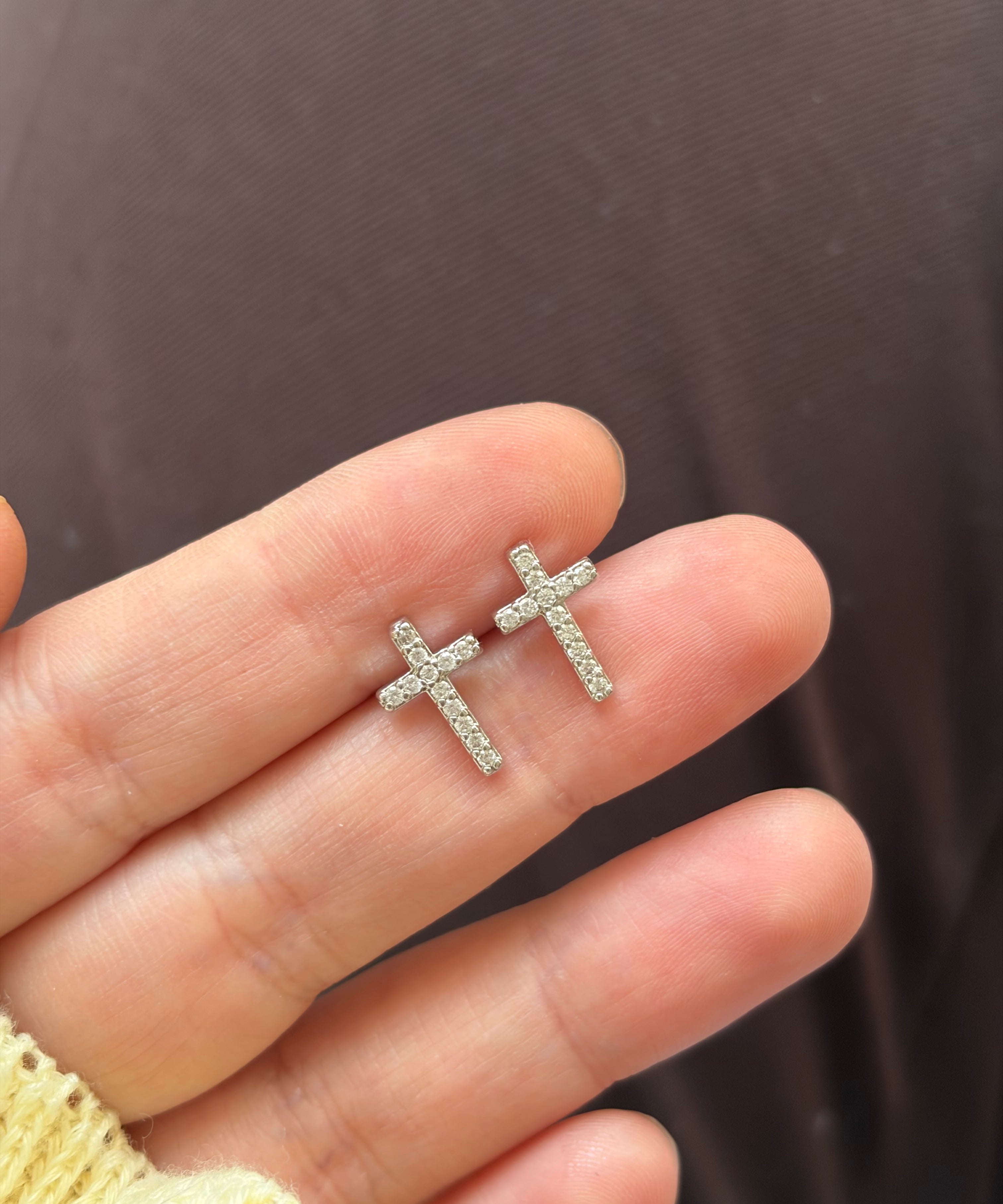 Cross stud (ball back)