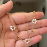 Pink daisy necklace