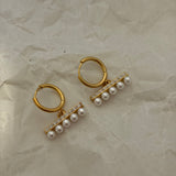Pearl earring