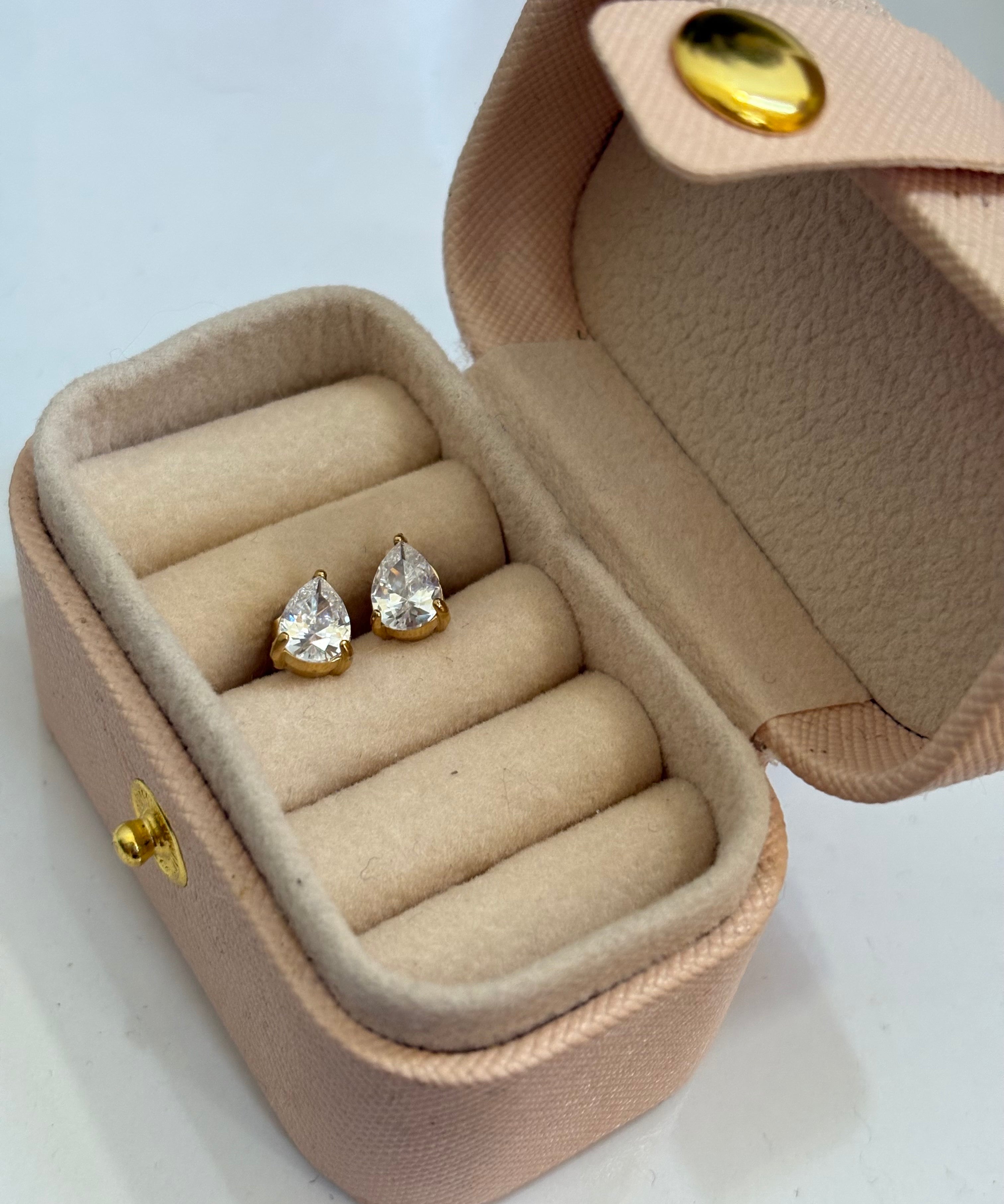 Drop studs