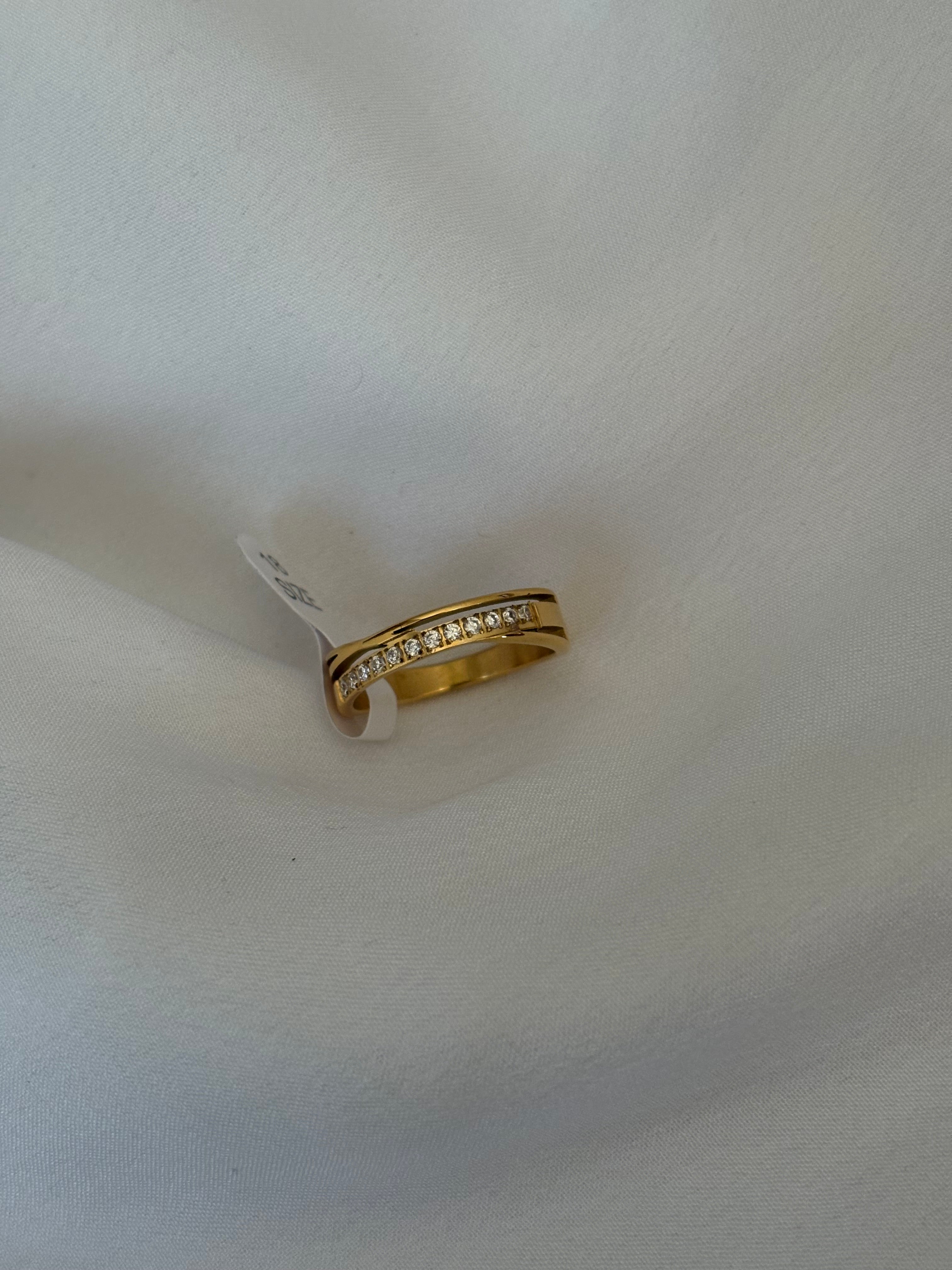Skyler ring