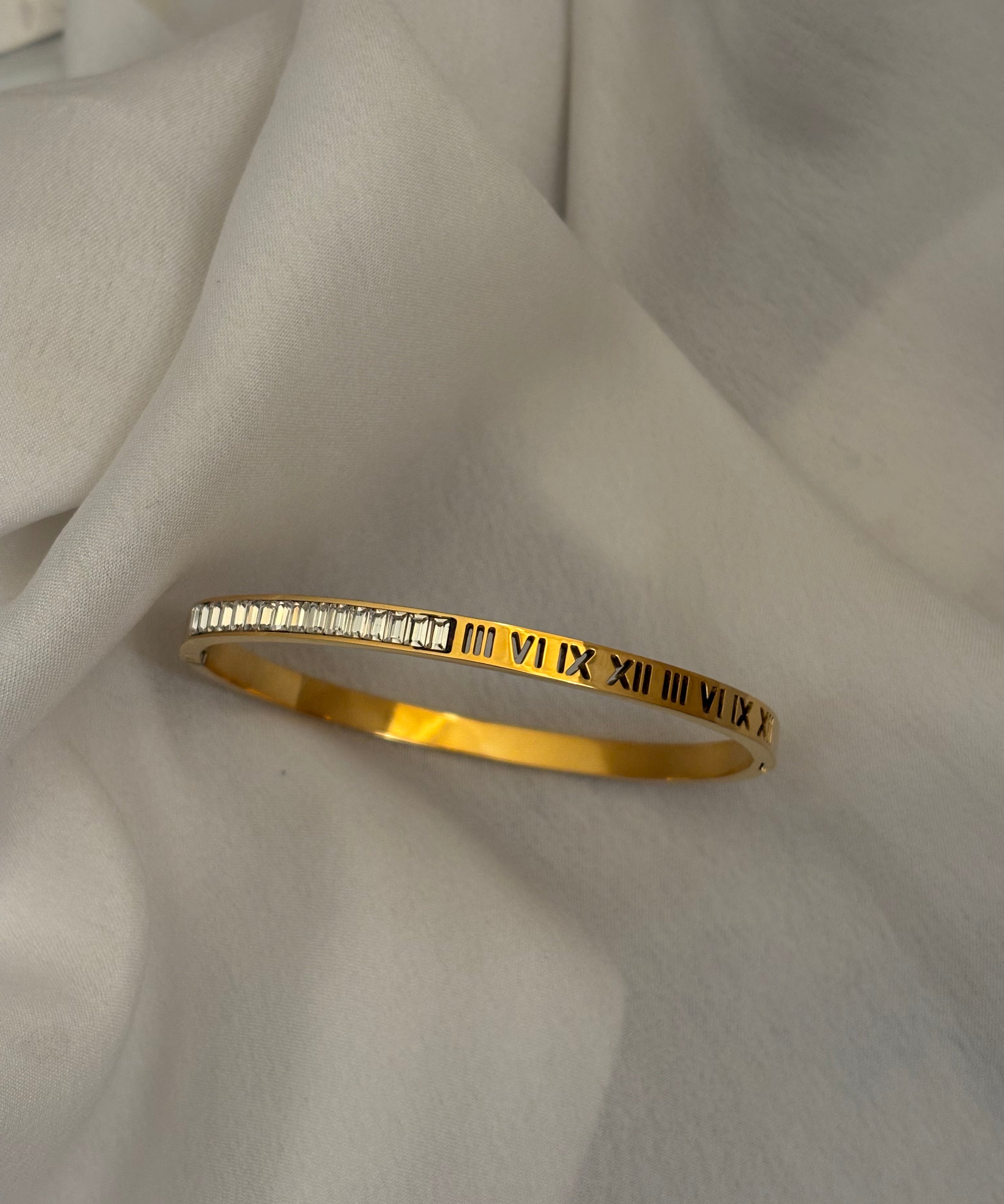 Roman bracelet