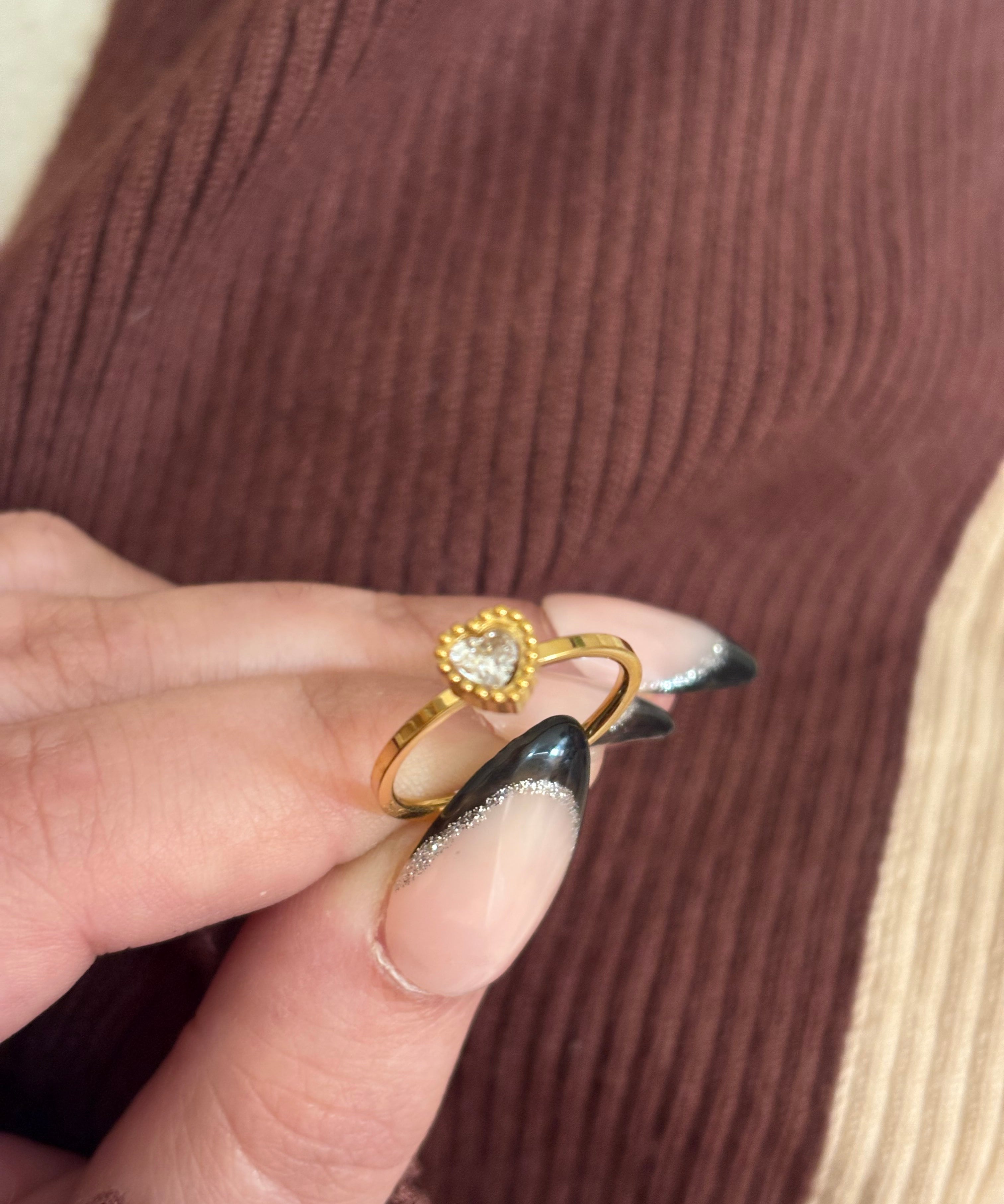 Minimal heart ring