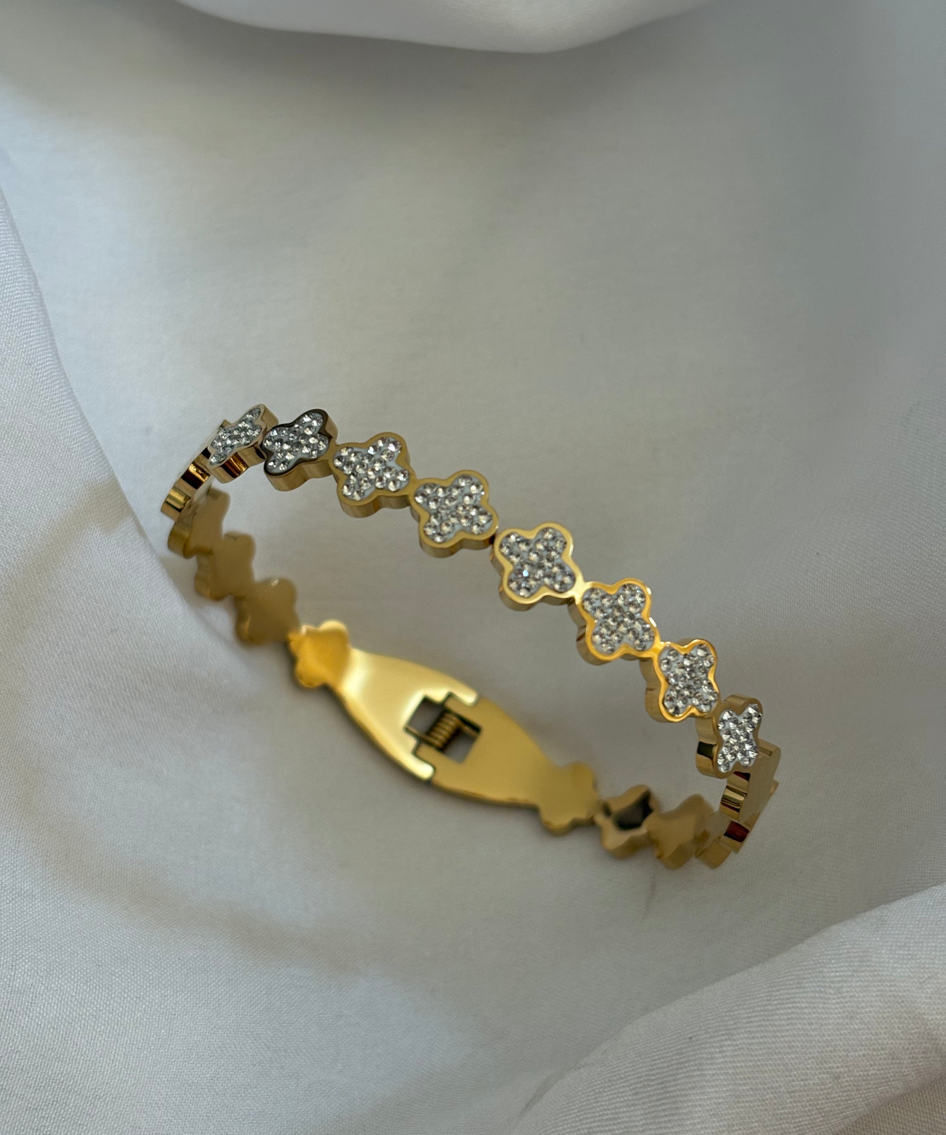 Clover studded bracelet